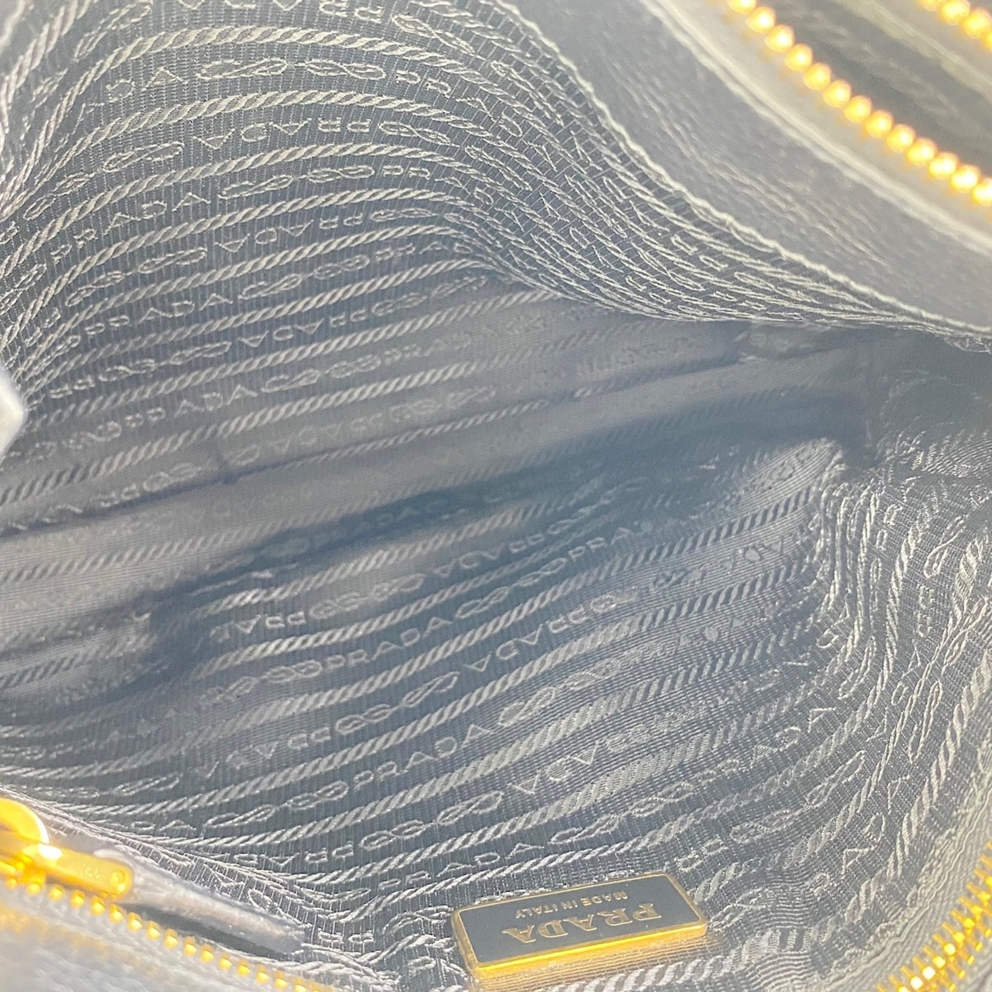 Prada Black Tote Bag (Pre-Owned)