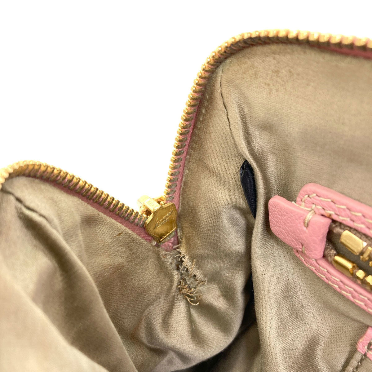 Miu Miu Pink Leather Handbag (Pre-Owned)