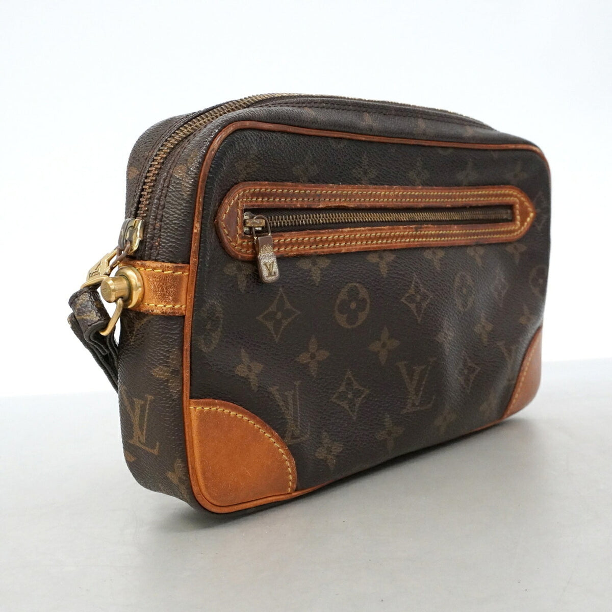 Louis Vuitton Brown Clutch Bag (Pre-Owned)