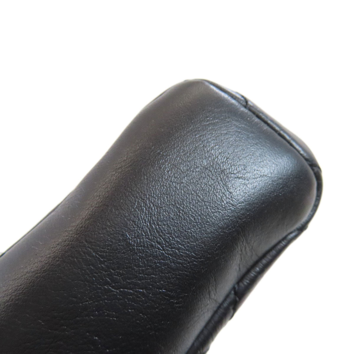 Chanel Black Leather Shoulder Bag (Pre-Owned)