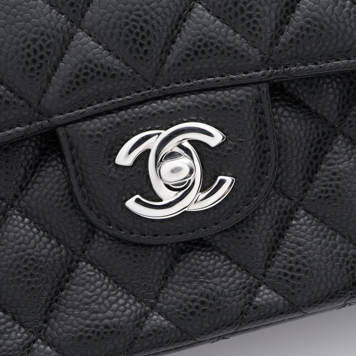 Chanel Black Grained Calfskin Handbag Shoulder Bag (Pre-Owned)