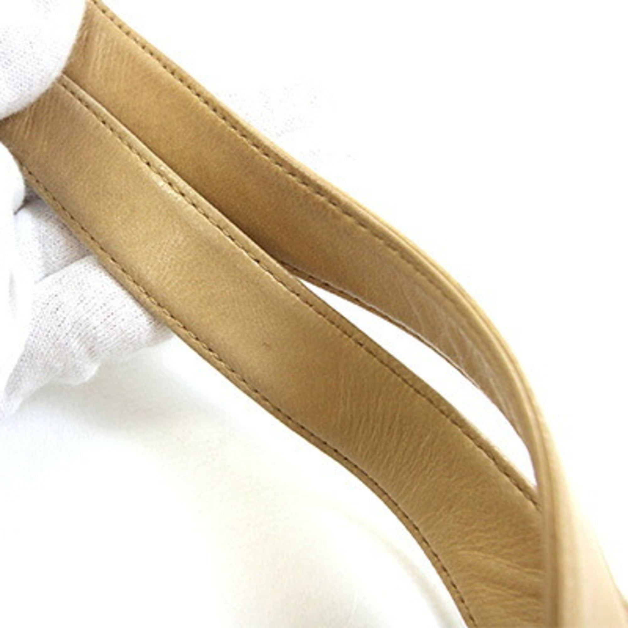 Chanel Beige Leather Handbag (Pre-Owned)