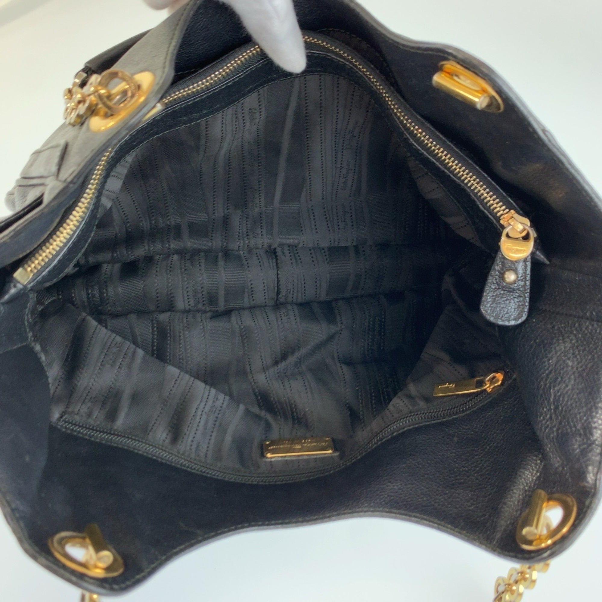 Salvatore Ferragamo Black Leather Shoulder Bag Tote Bag (Pre-Owned)
