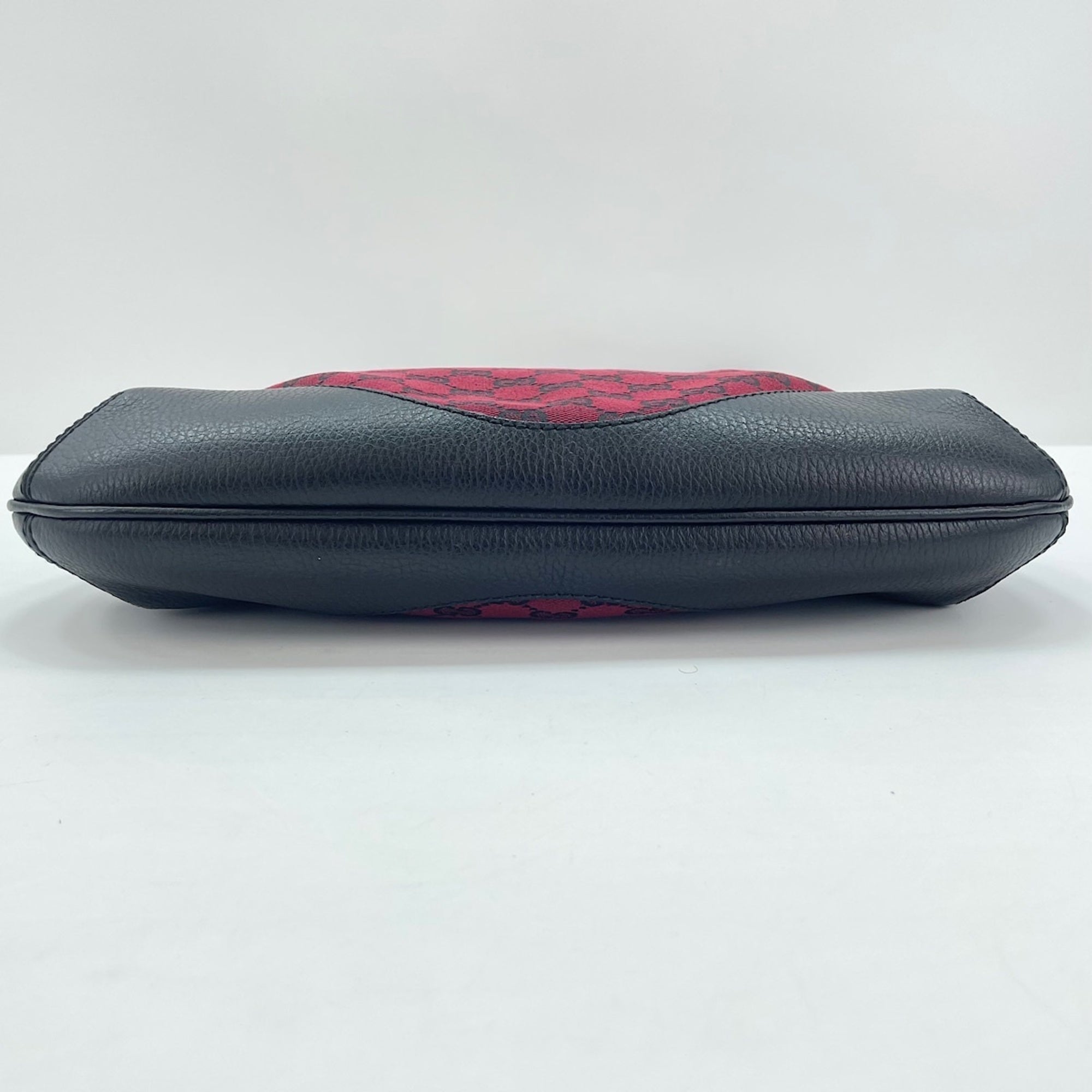 Gucci Red Color Shoulder Bag (Pre-Owned)