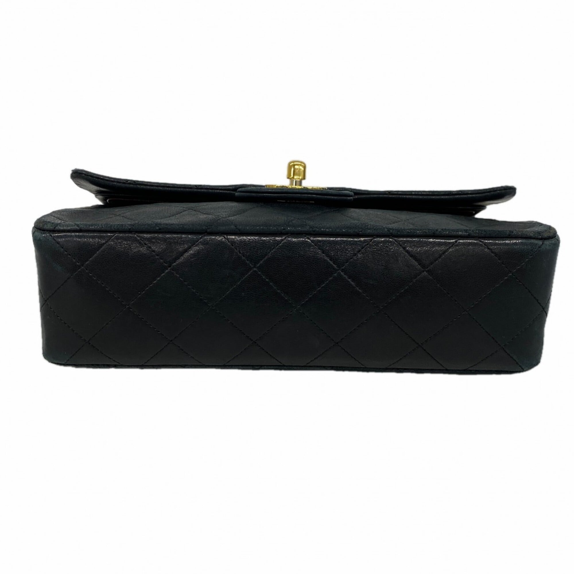 Chanel Black Leather Shoulder Bag (Pre-Owned)