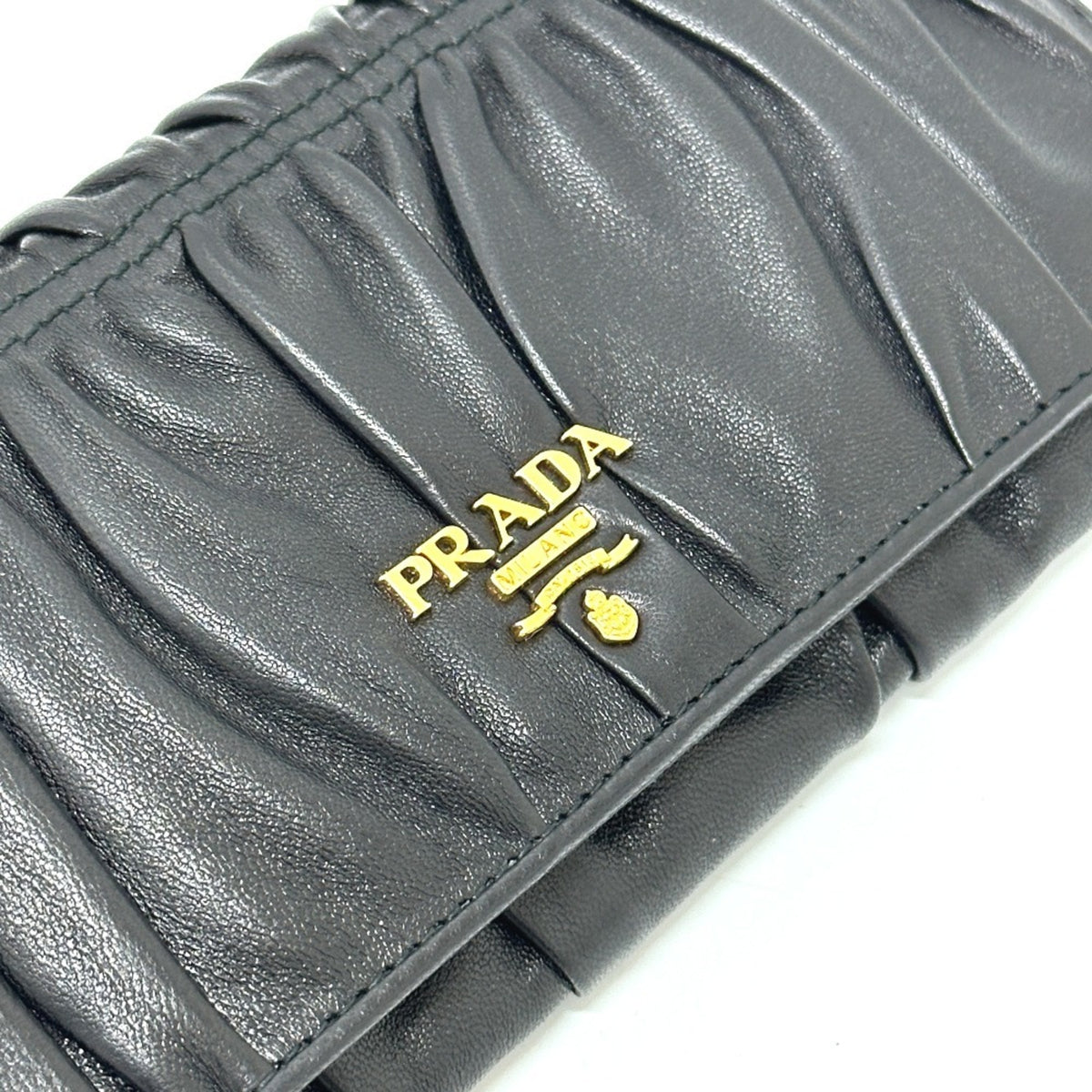 Prada Black Leather Long Wallet (Bi-Fold) (Pre-Owned)