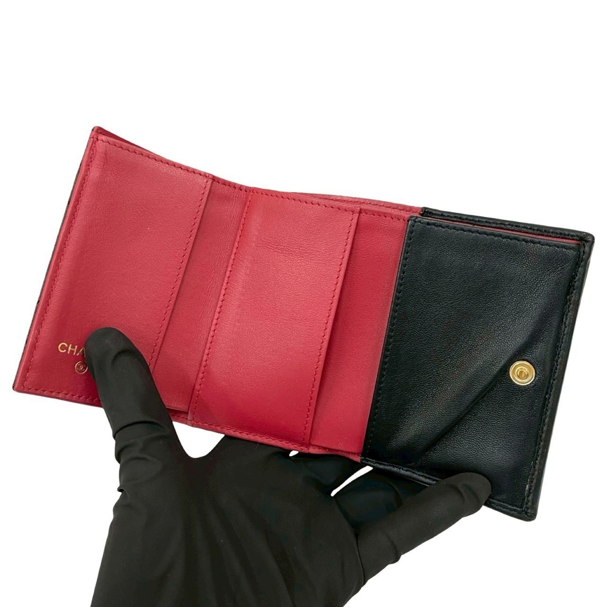 Chanel Black Leather Wallet (Tri-Fold) (Pre-Owned)