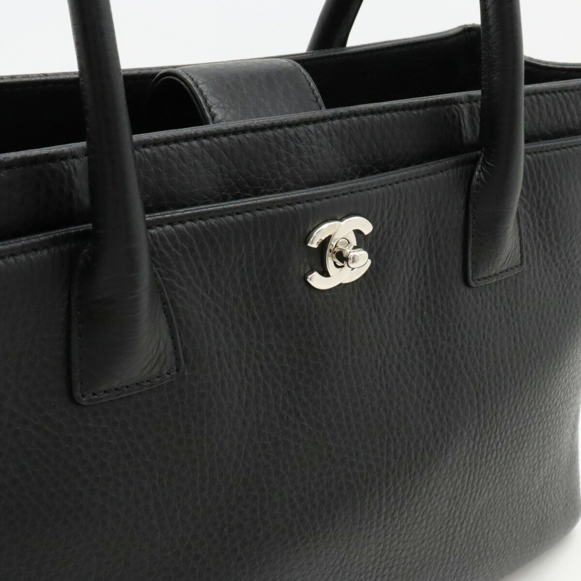 Chanel Black Leather Shoulder Bag Tote Bag (Pre-Owned)