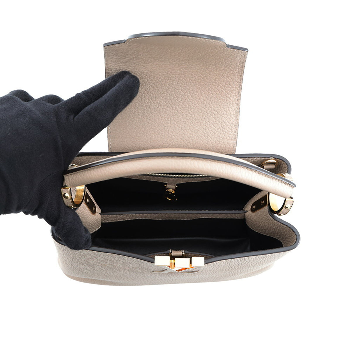 Louis Vuitton Beige Leather Handbag Shoulder Bag (Pre-Owned)