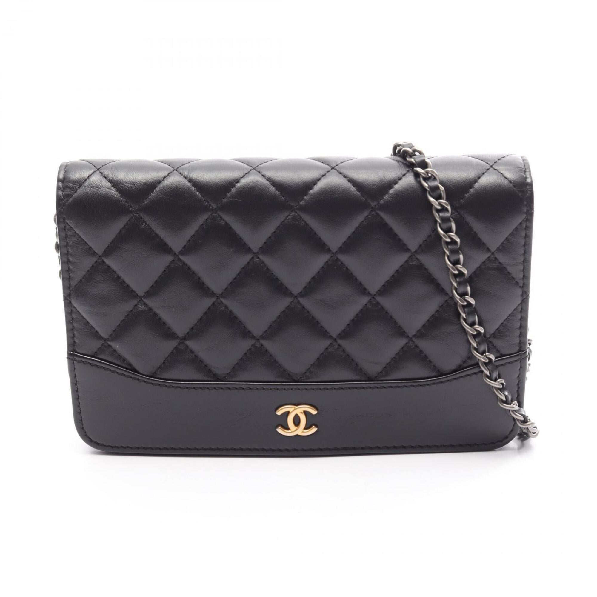 Chanel Black Leather Handbag Shoulder Bag (Pre-Owned)