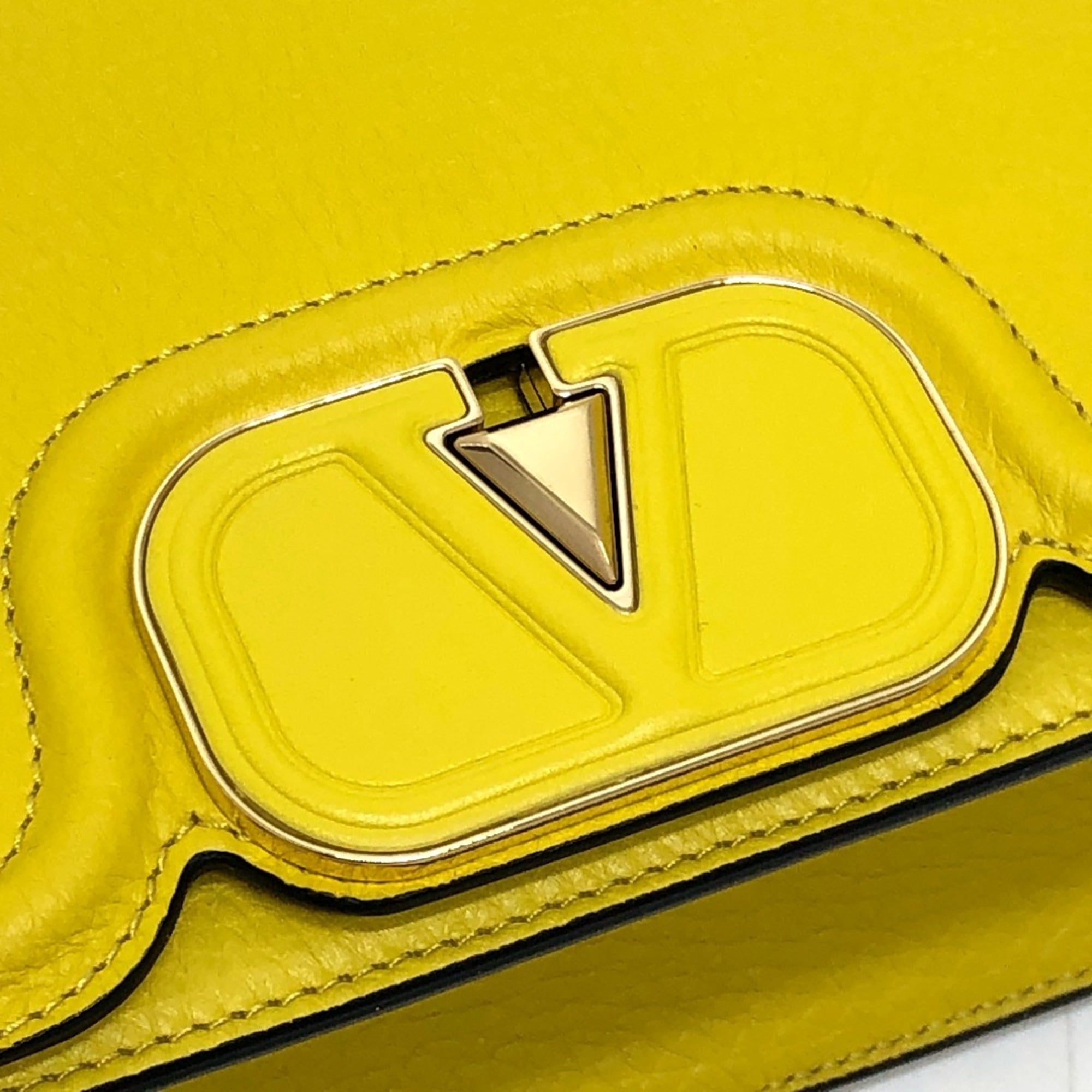 Valentino Yellow Leather Shoulder Bag (Pre-Owned)