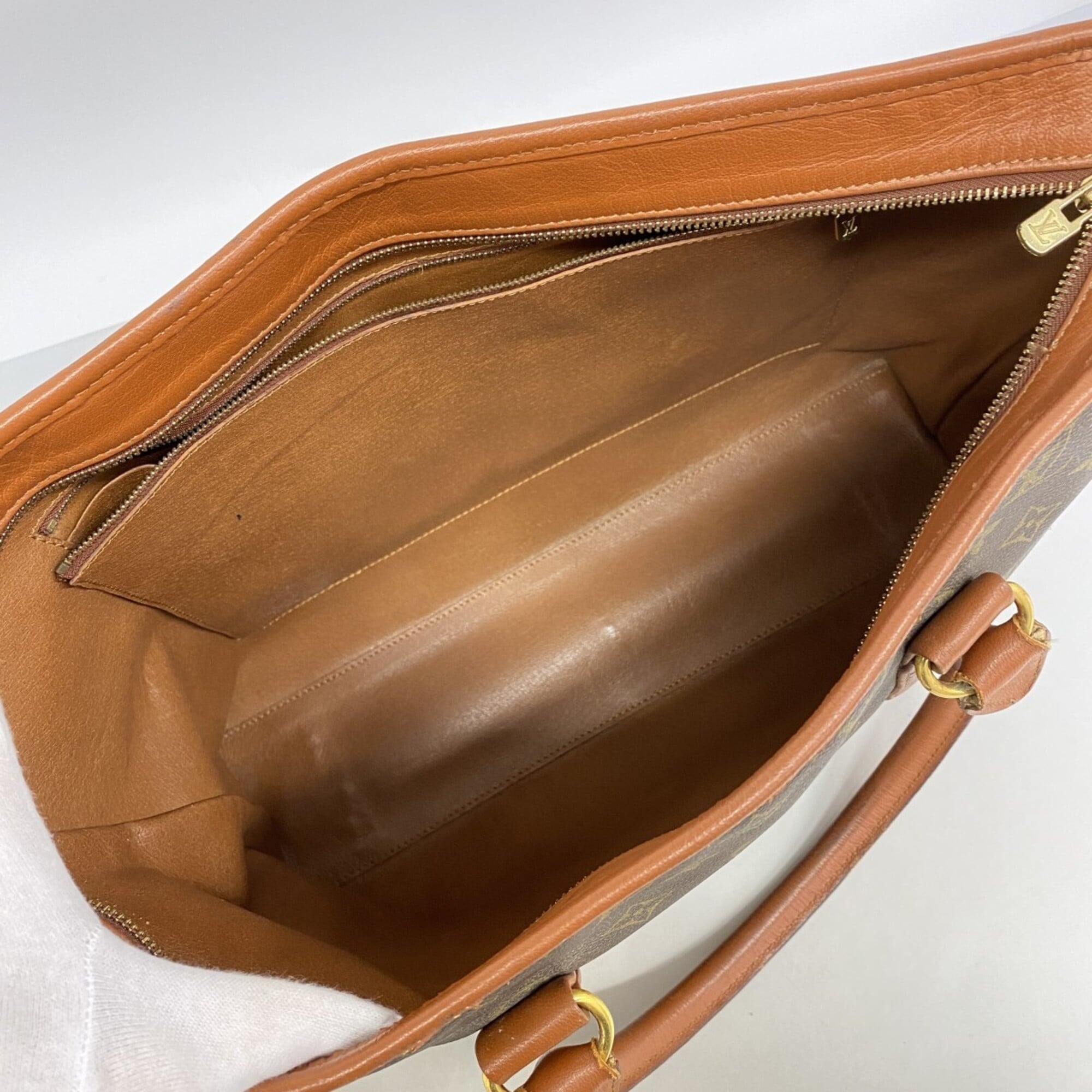 Louis Vuitton Brown Tote Bag (Pre-Owned)