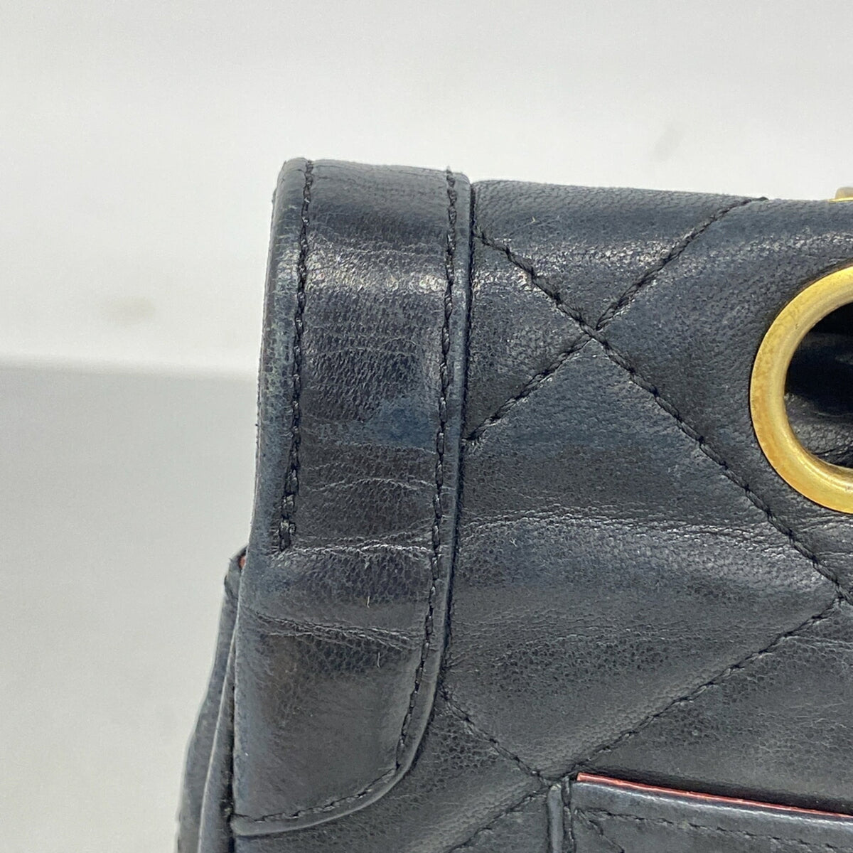 Chanel Black Leather Shoulder Bag (Pre-Owned)