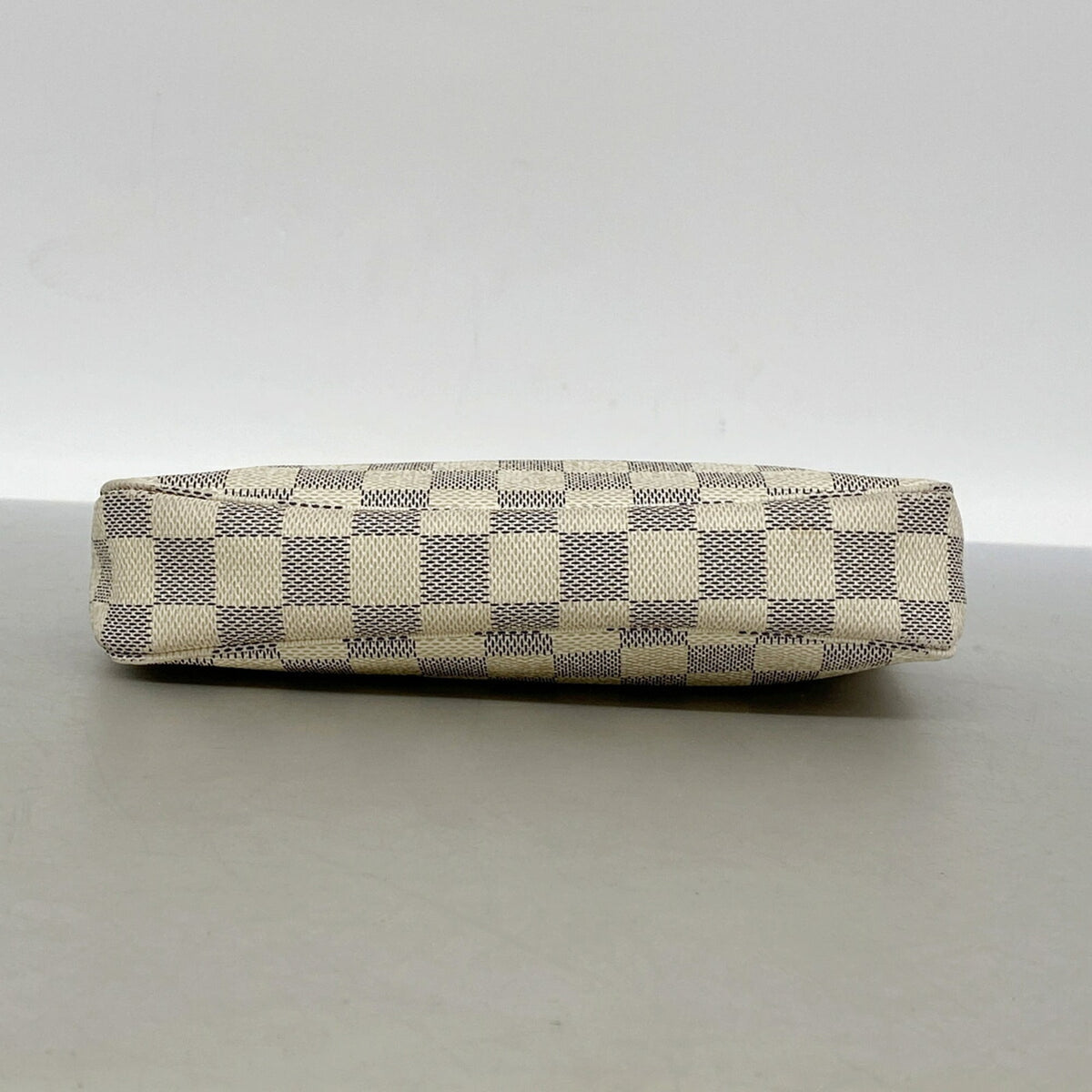 Louis Vuitton White Pouch (Pre-Owned)
