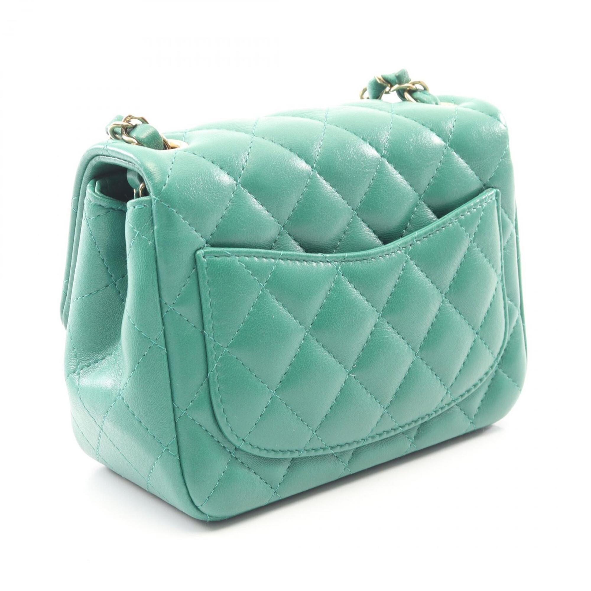 Chanel Green Leather Handbag Shoulder Bag (Pre-Owned)