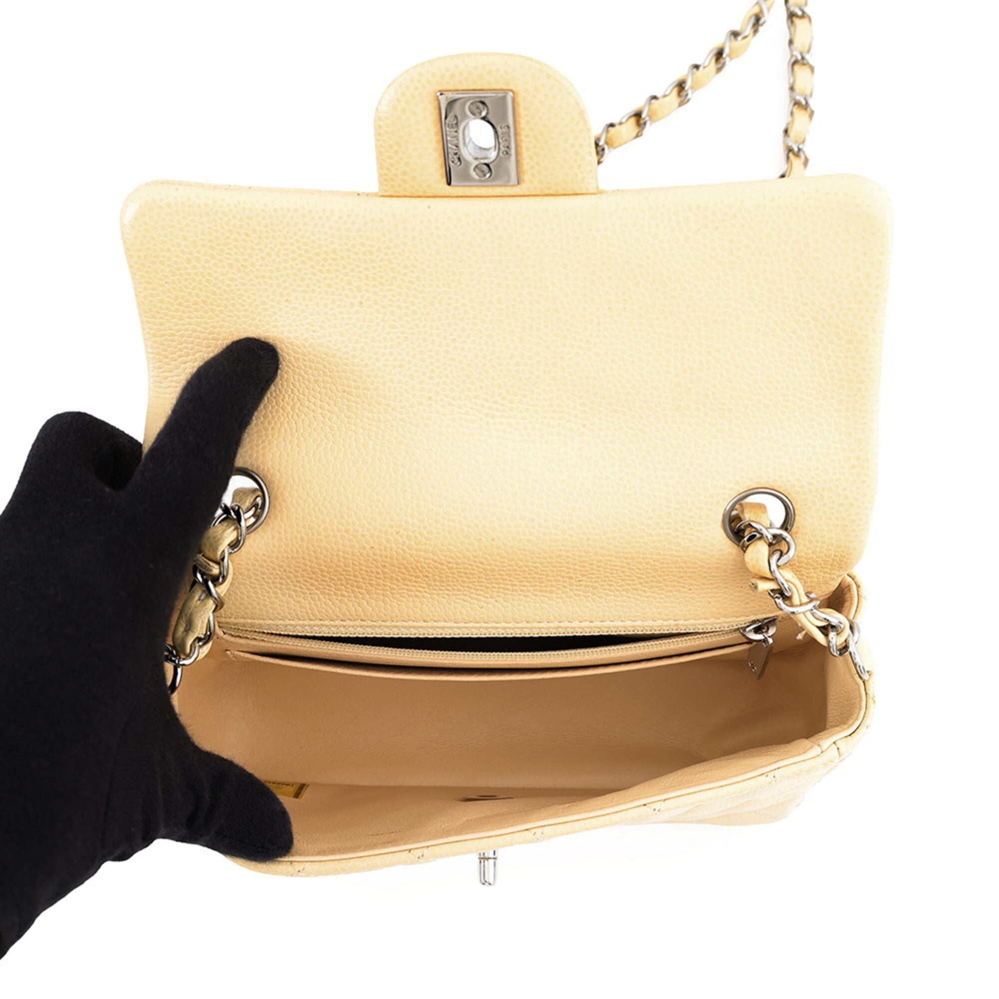 Chanel Matelasse Beige Grained Calfskin Handbag Shoulder Bag (Pre-Owned)