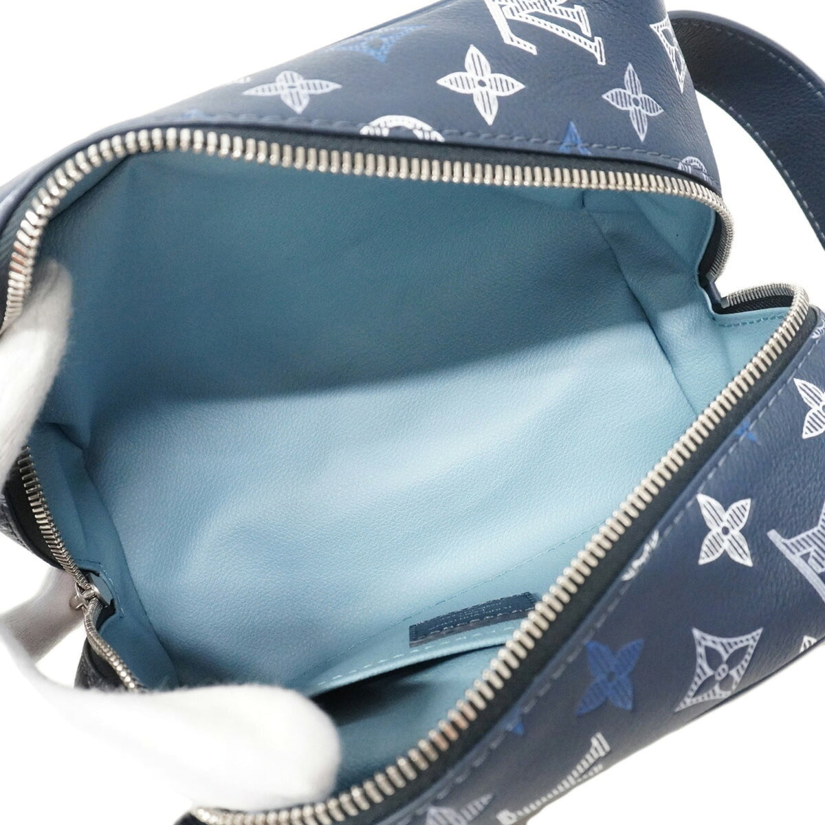 Louis Vuitton Navy Handbag (Pre-Owned)