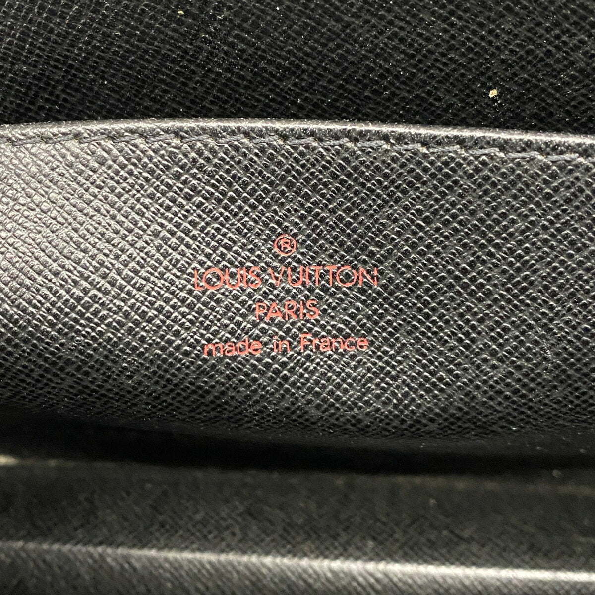 Louis Vuitton Noir Clutch Bag (Pre-Owned)