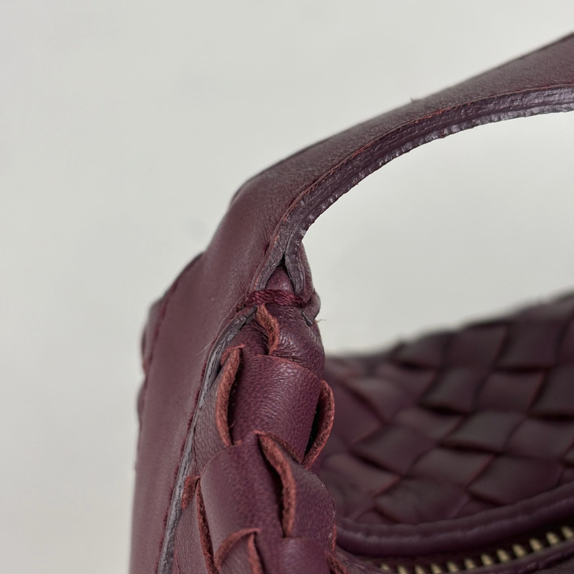 Bottega Veneta Bordeaux Intrecciato Leather Handbag Pouch (Pre-Owned)