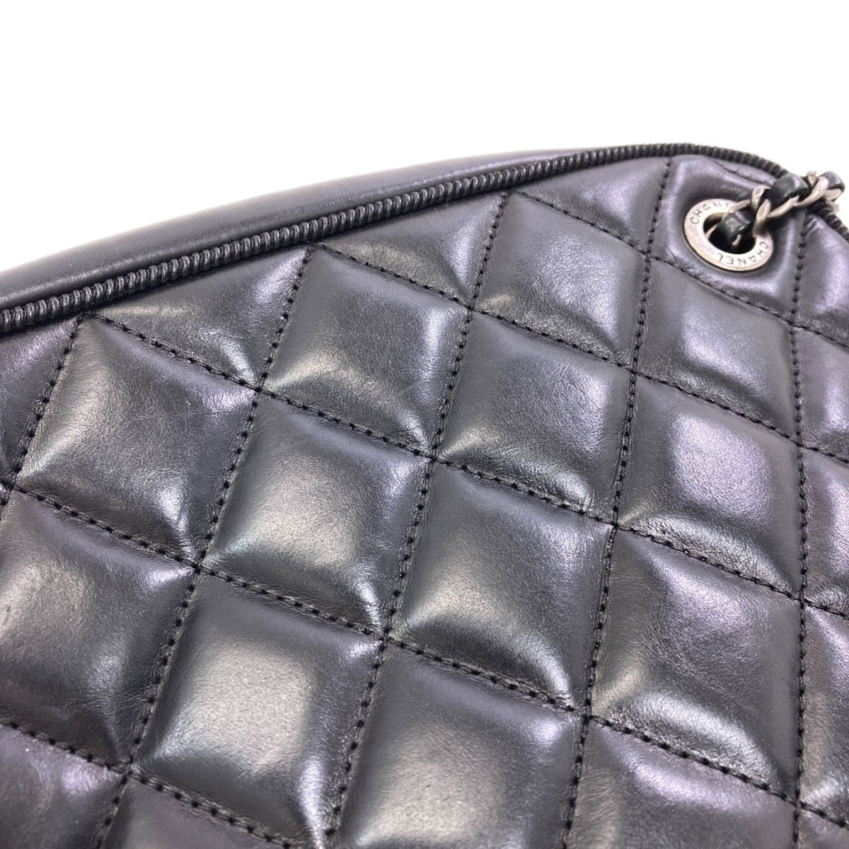 Chanel Black Leather Shoulder Bag (Pre-Owned)