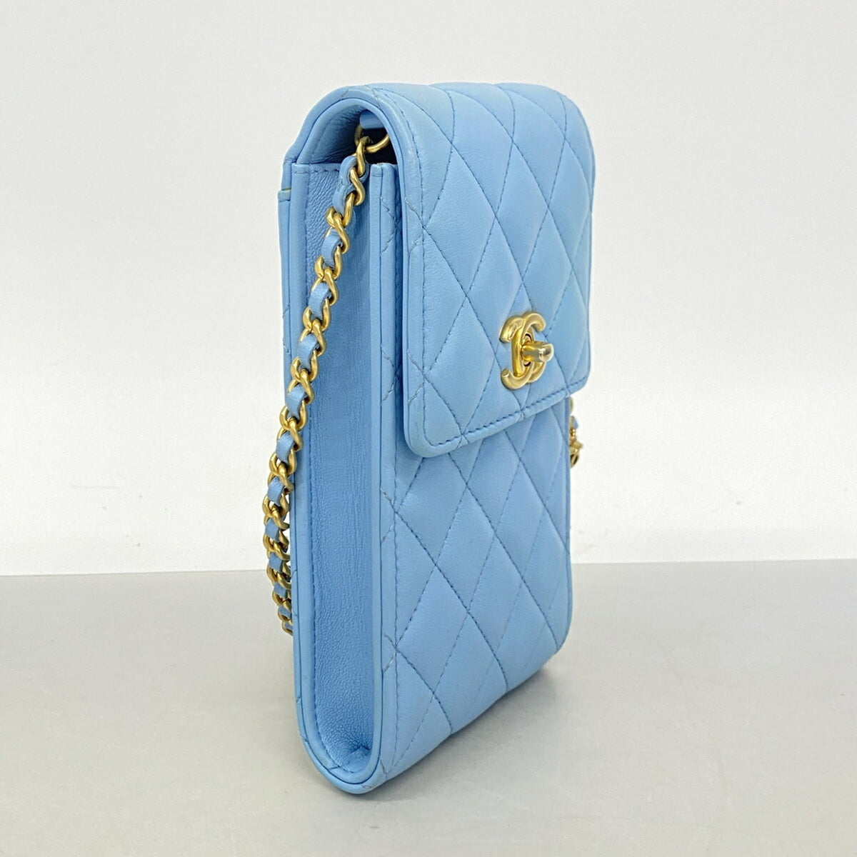 Chanel Sky Blue Leather Shoulder Bag (Pre-Owned)