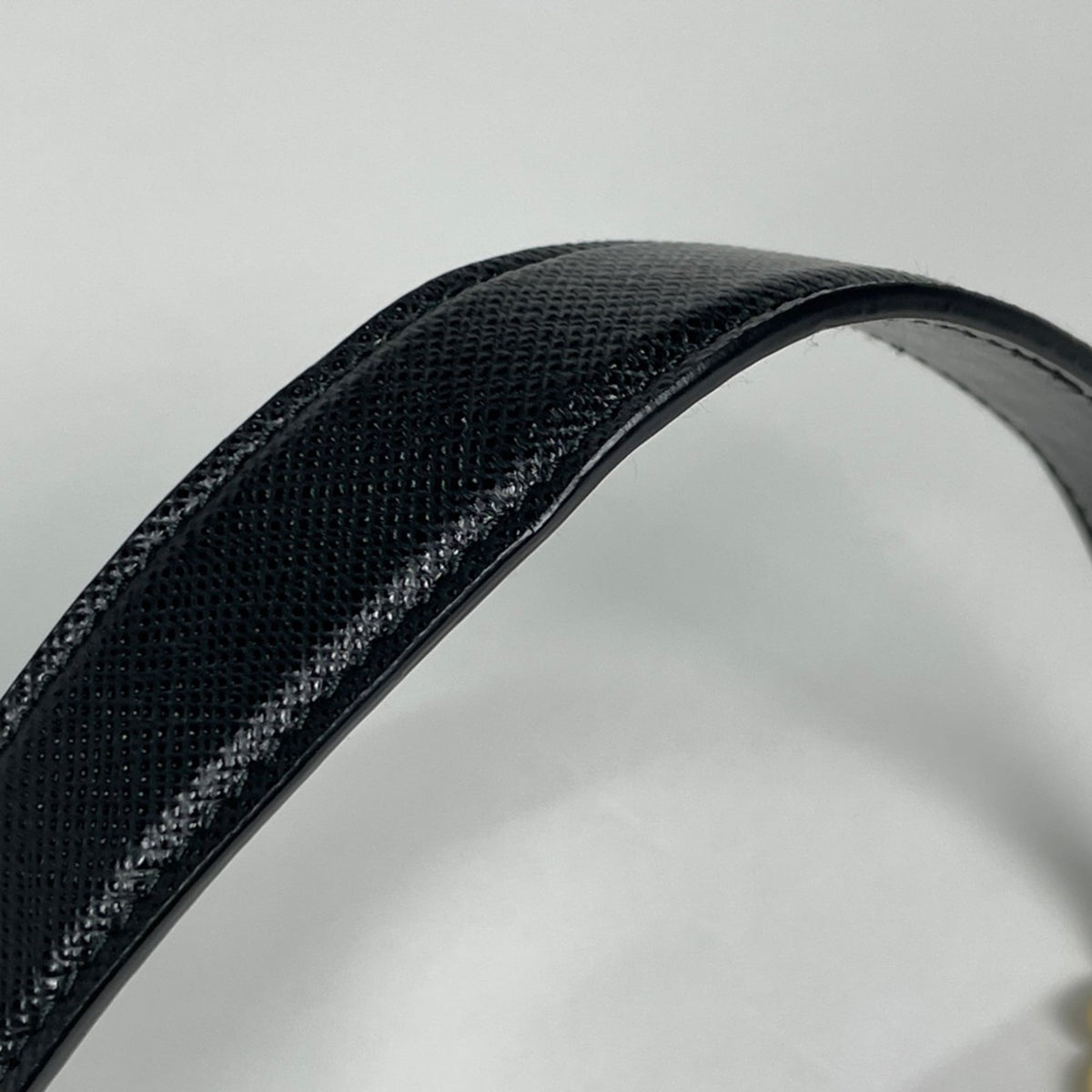 Prada Black Leather Shoulder Bag (Pre-Owned)