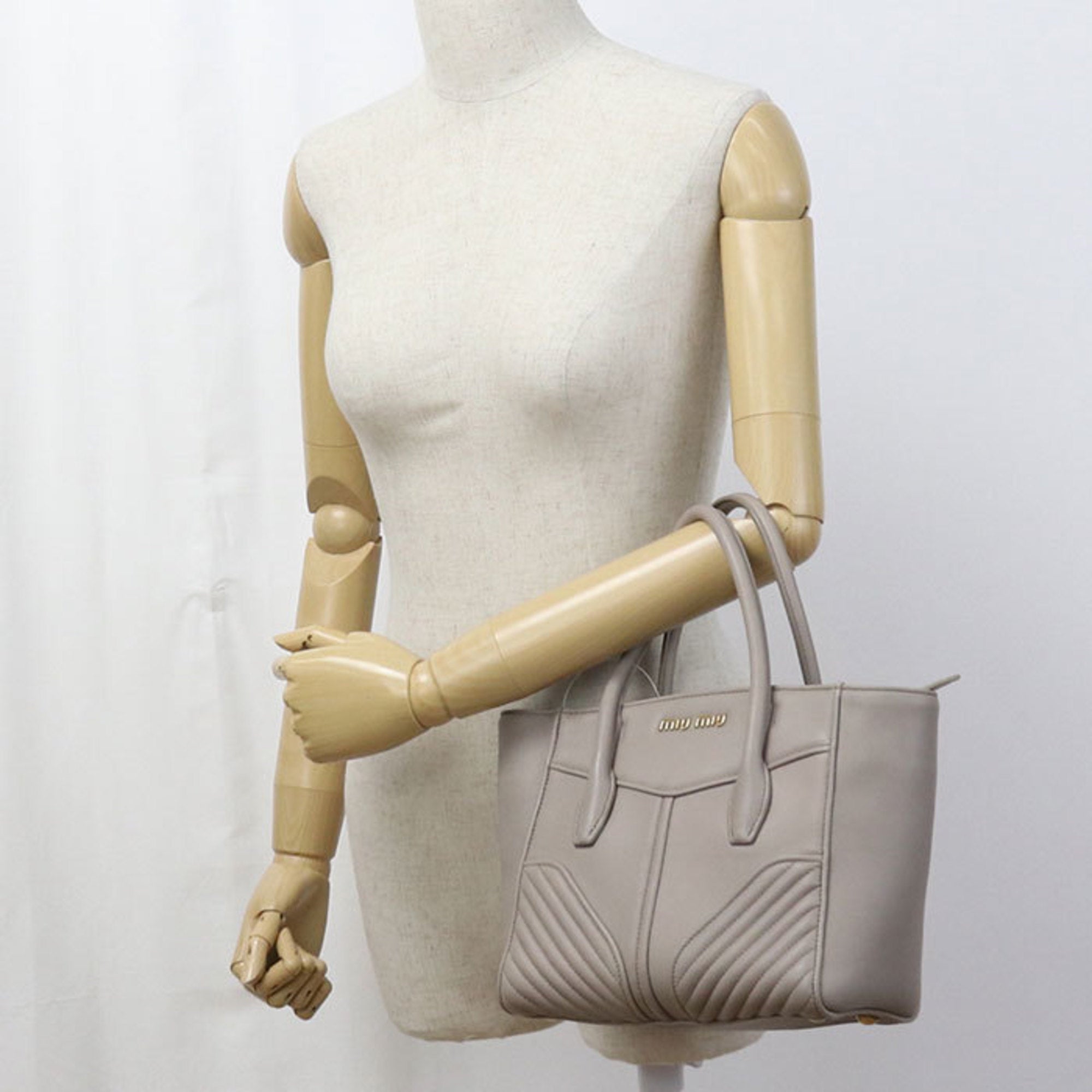 Miu Miu Gray Leather Tote Bag (Pre-Owned)