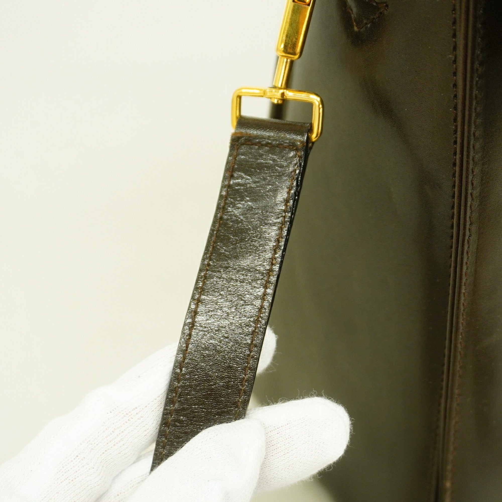 Salvatore Ferragamo Black Leather Handbag (Pre-Owned)
