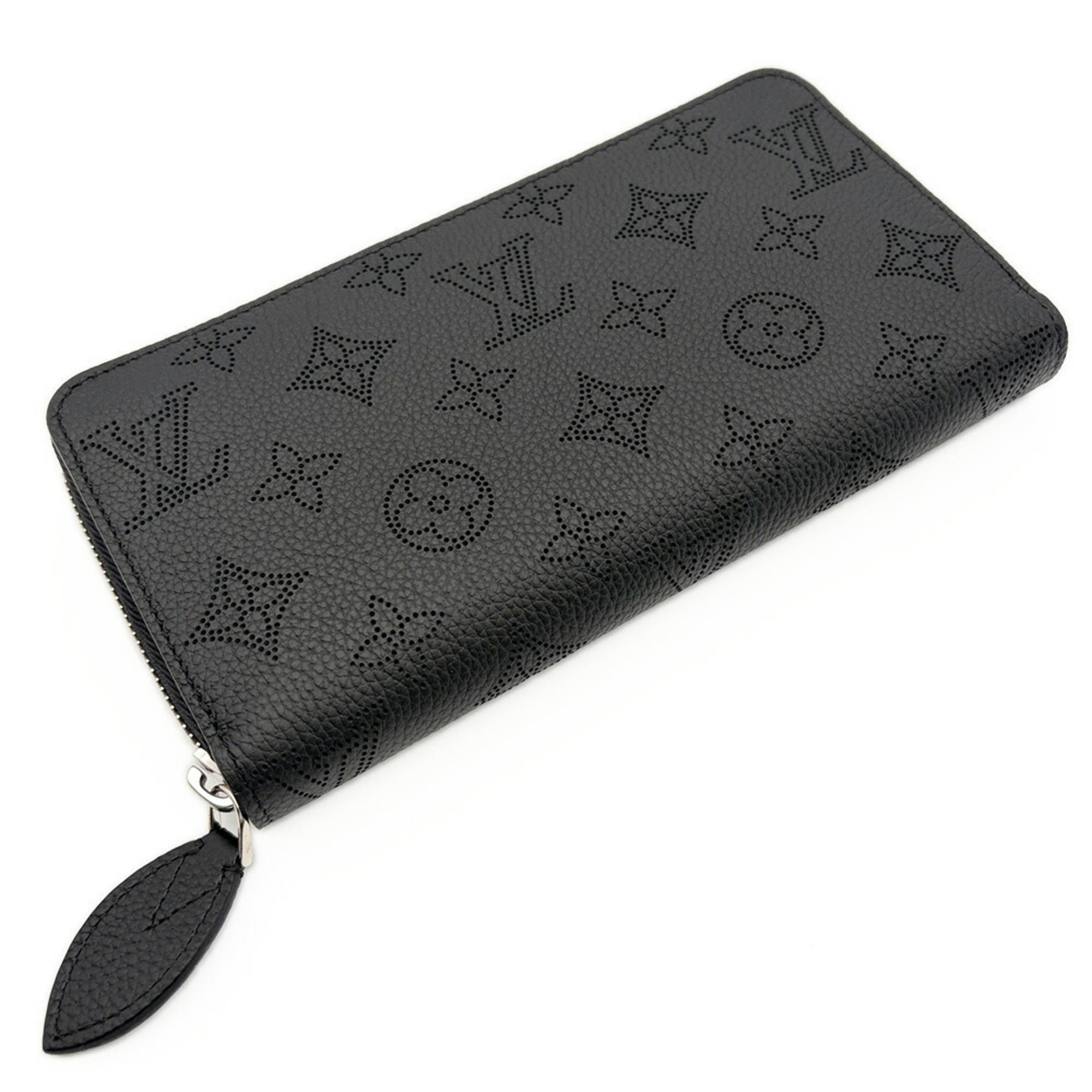Louis Vuitton Noir Mahina Leather (Pre-Owned)