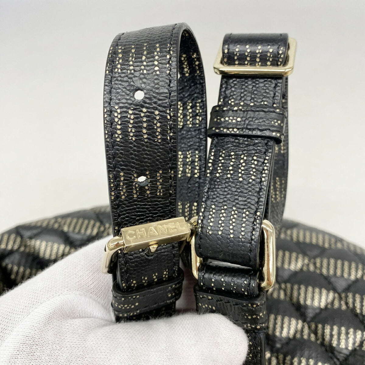 Chanel Black Leather Fanny Pack (Pre-Owned)