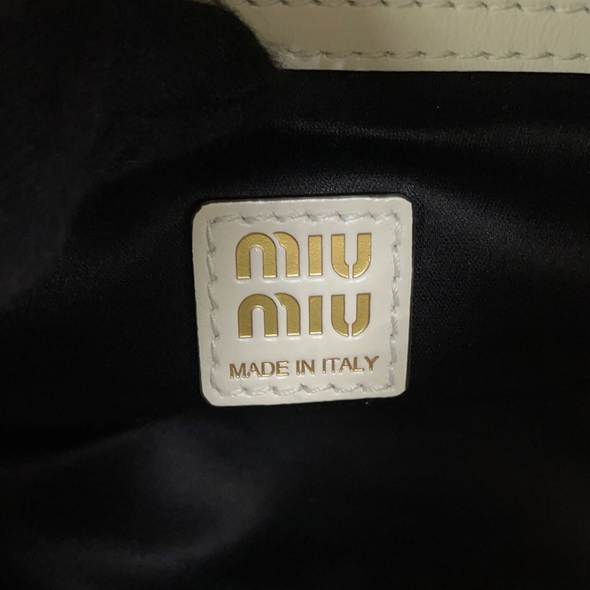 Miu Miu White Leather Handbag (Pre-Owned)