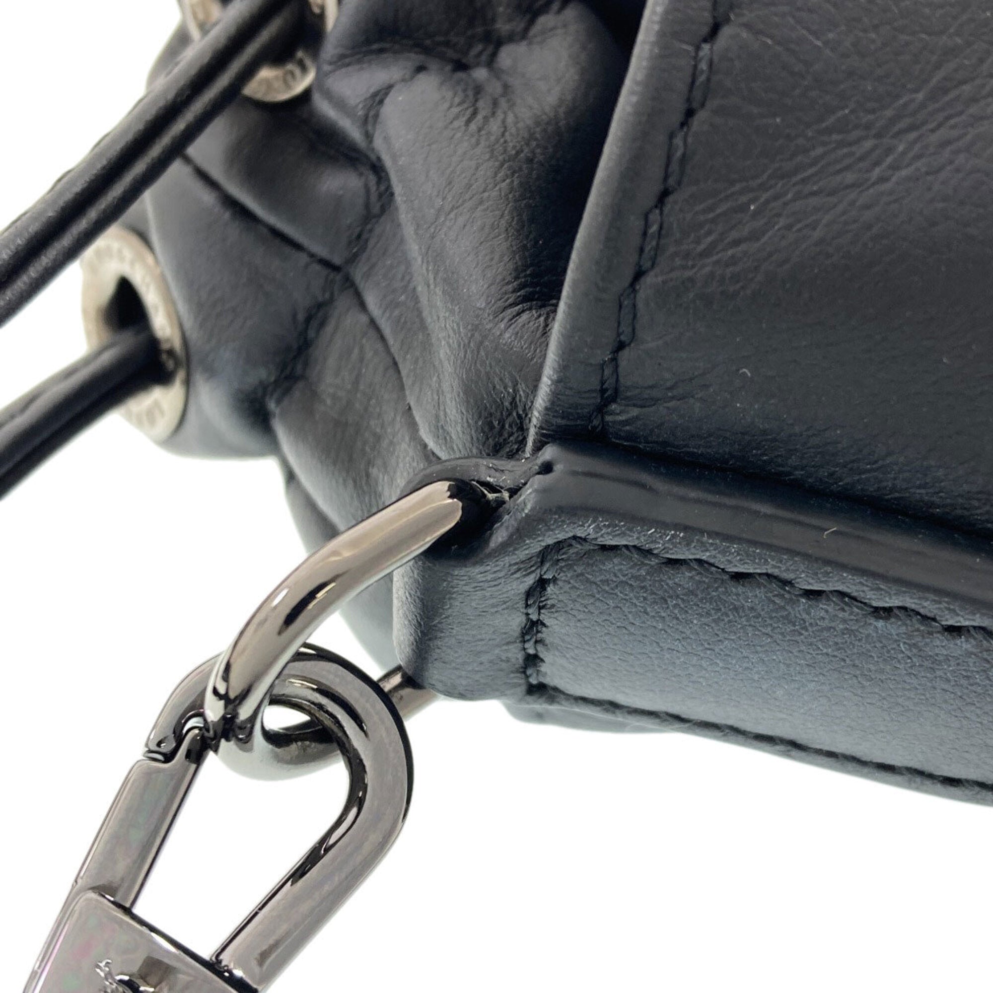 Longchamp Black Leather Shoulder Bag (Pre-Owned)
