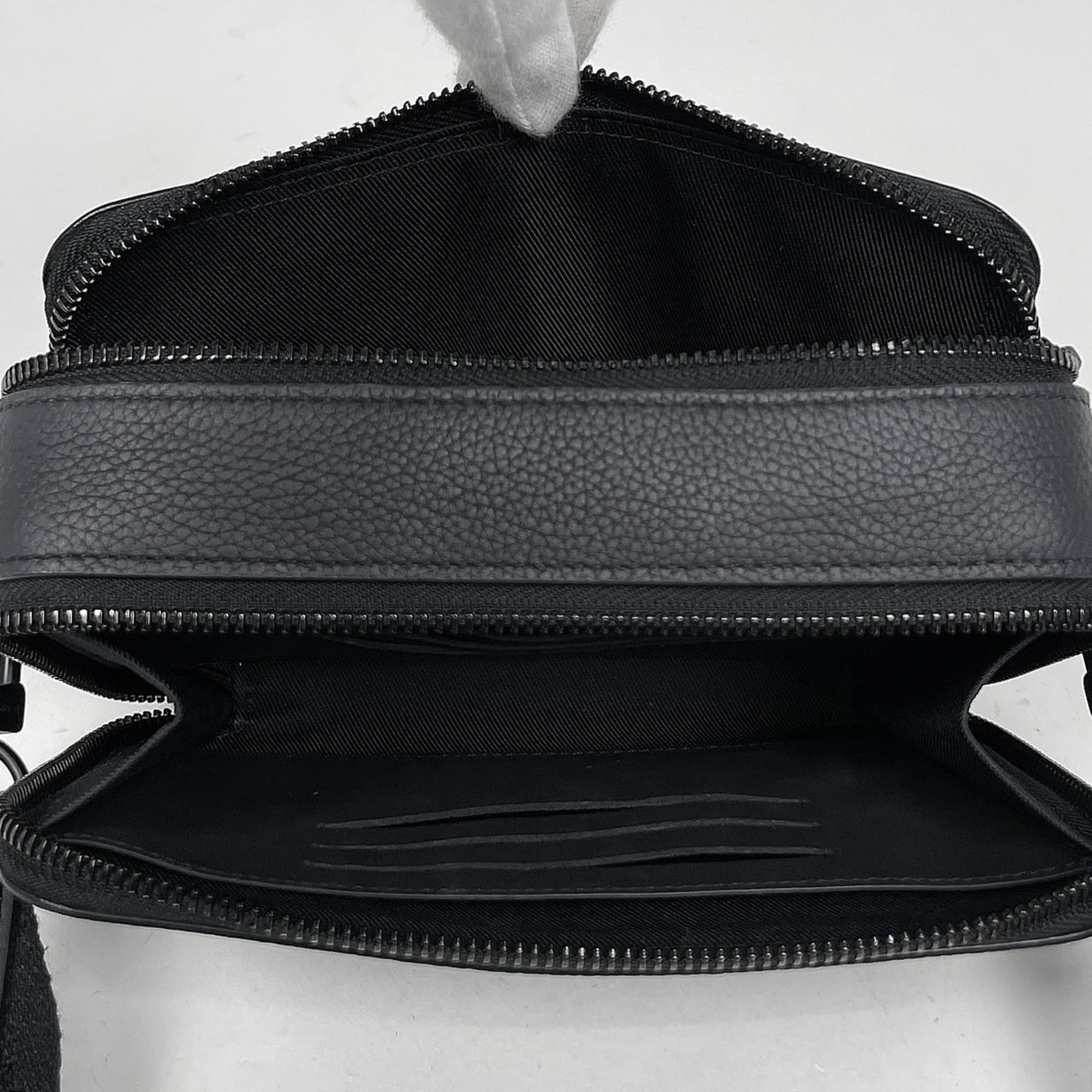 Louis Vuitton Black Noir Leather Shoulder Bag (Pre-Owned)
