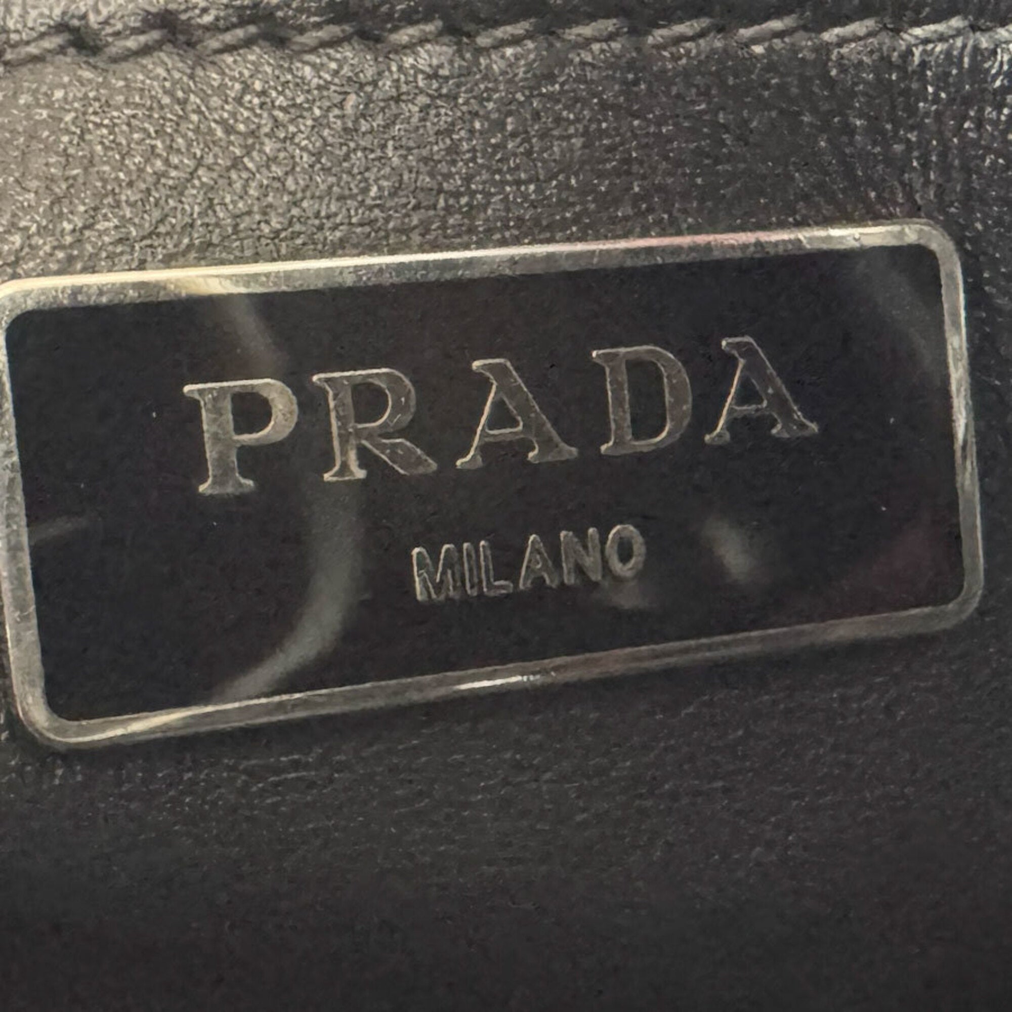 Prada Red Color Leather Shoulder Bag (Pre-Owned)