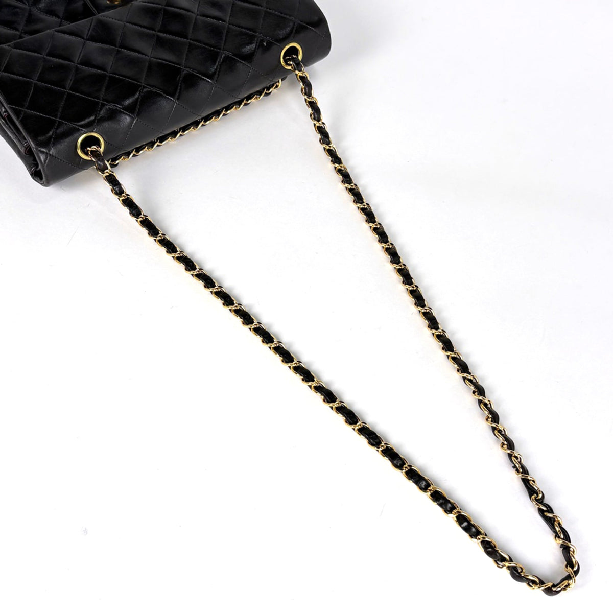 Chanel Matelasse Black Leather Shoulder Bag (Pre-Owned)