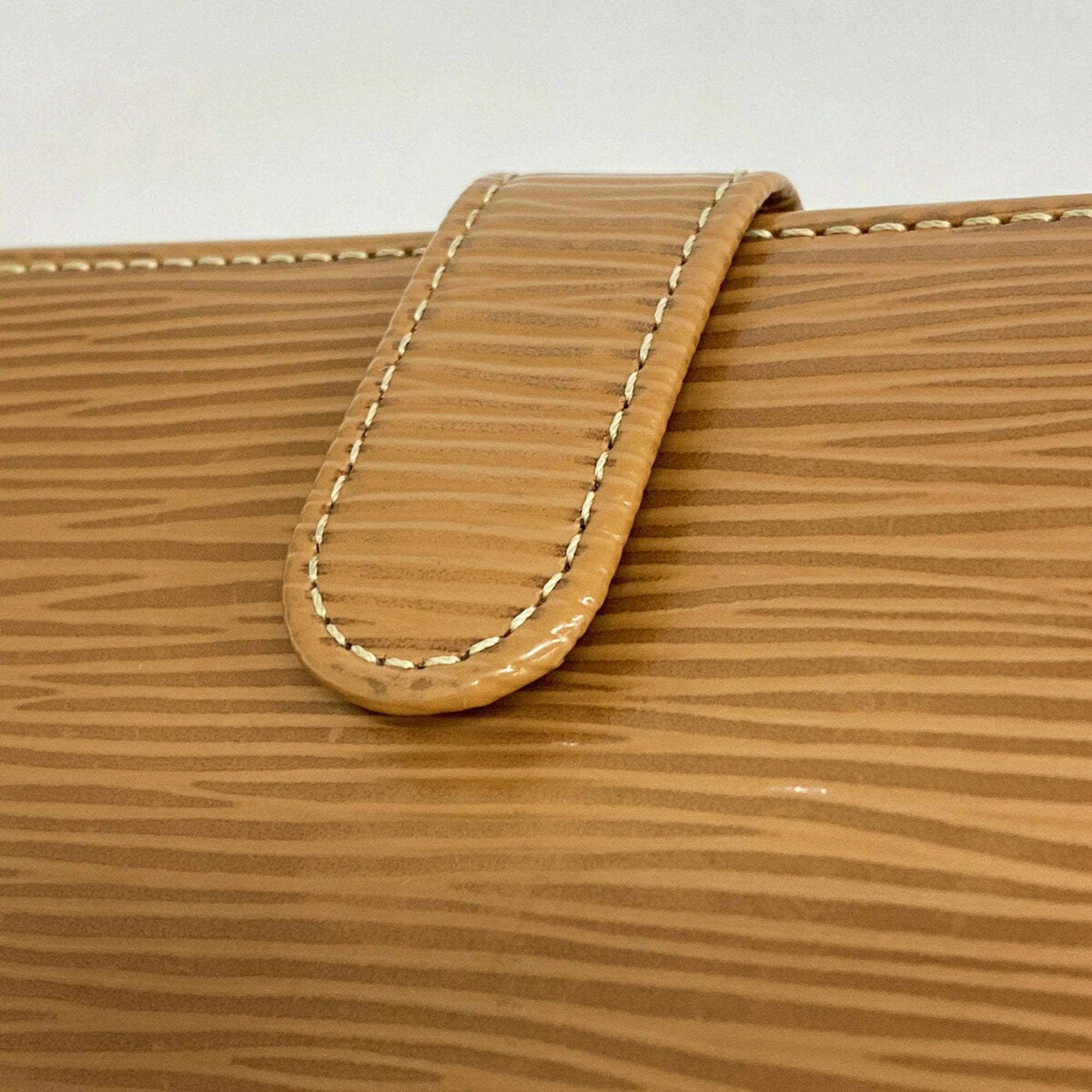 Louis Vuitton Cacao Wallet (Bi-Fold) (Pre-Owned)