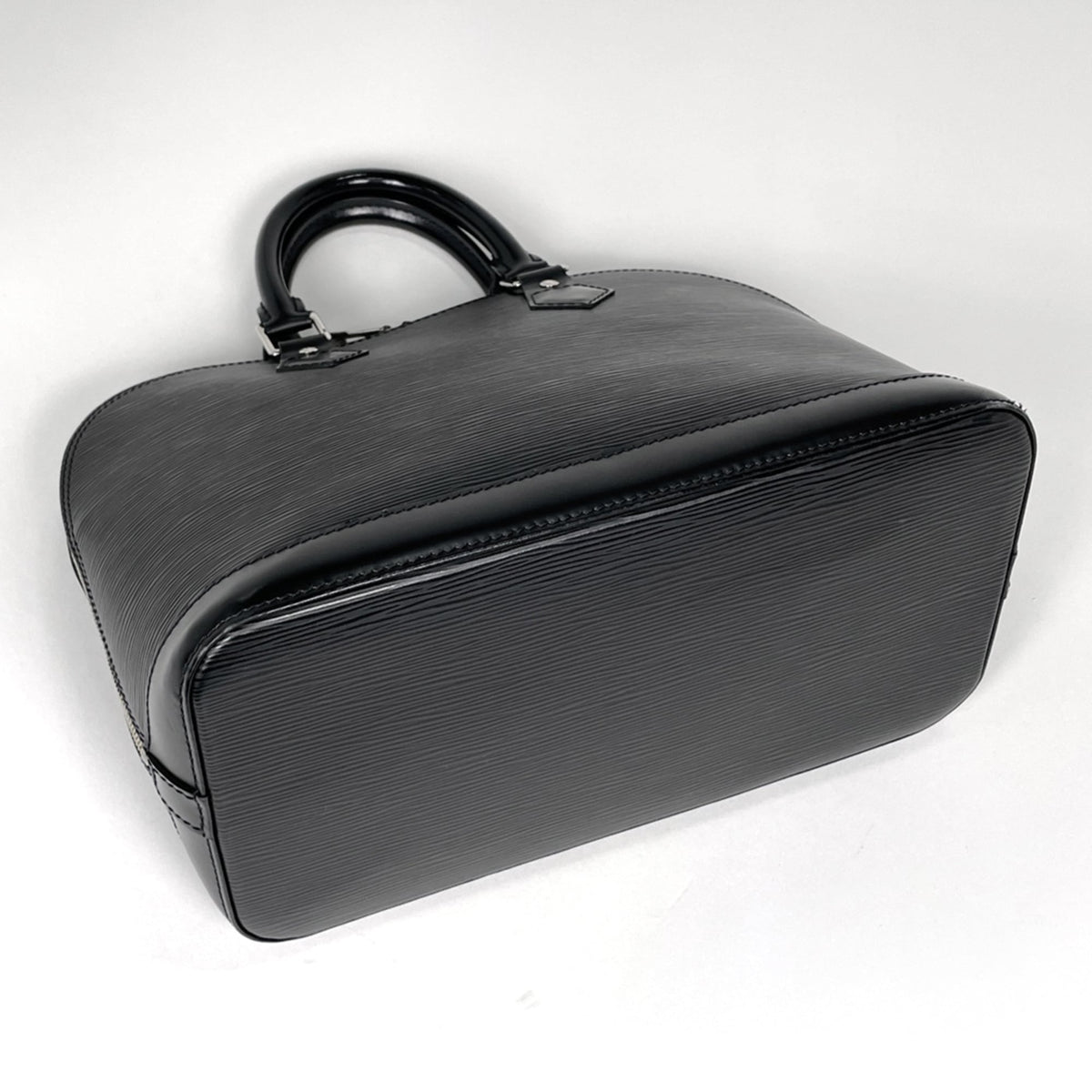 Louis Vuitton Black Noir Epi Leather Handbag (Pre-Owned)