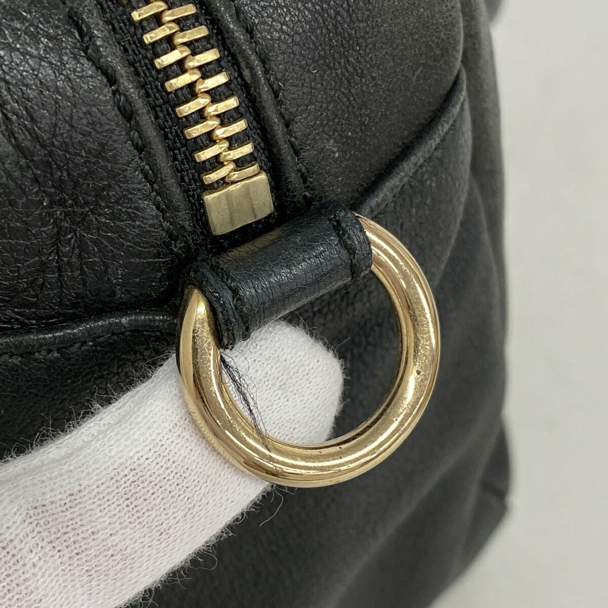 Salvatore Ferragamo Black Leather Handbag (Pre-Owned)