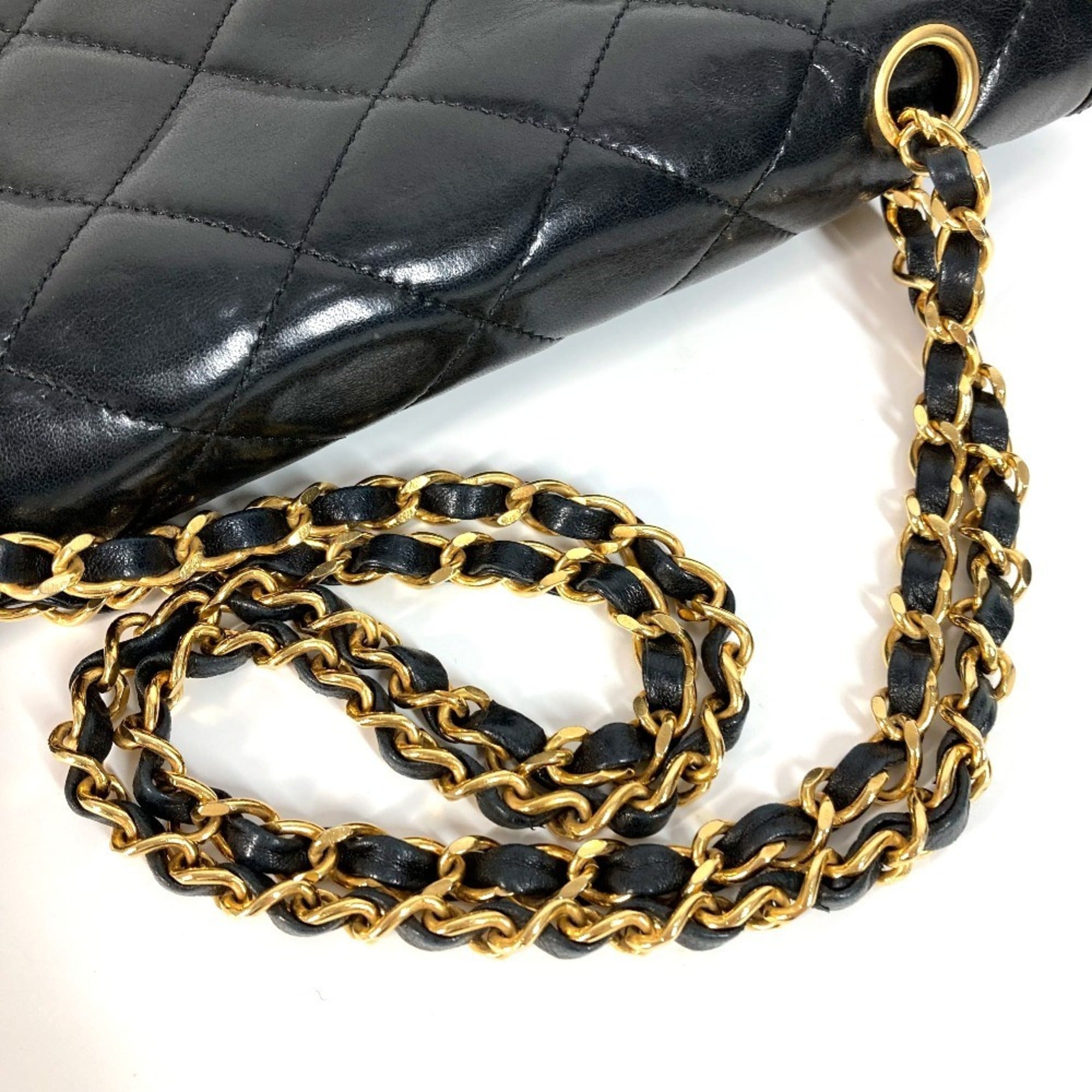 Chanel Black Leather Shoulder Bag (Pre-Owned)