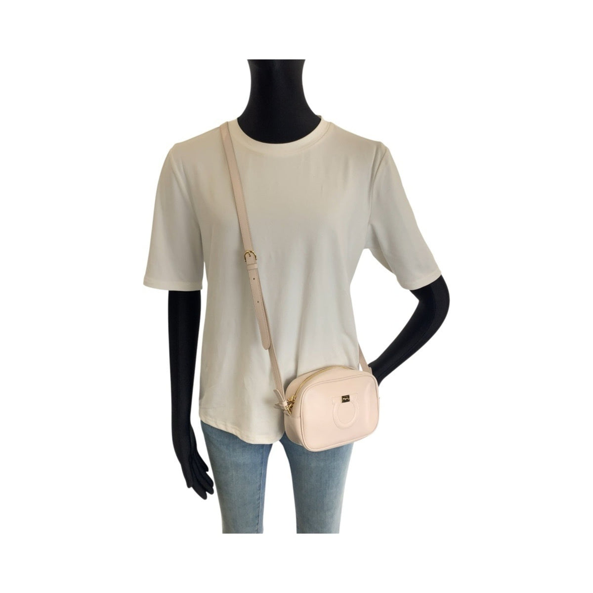 Salvatore Ferragamo Beige Pink Beige Leather Pochette Shoulder Bag (Pre-Owned)