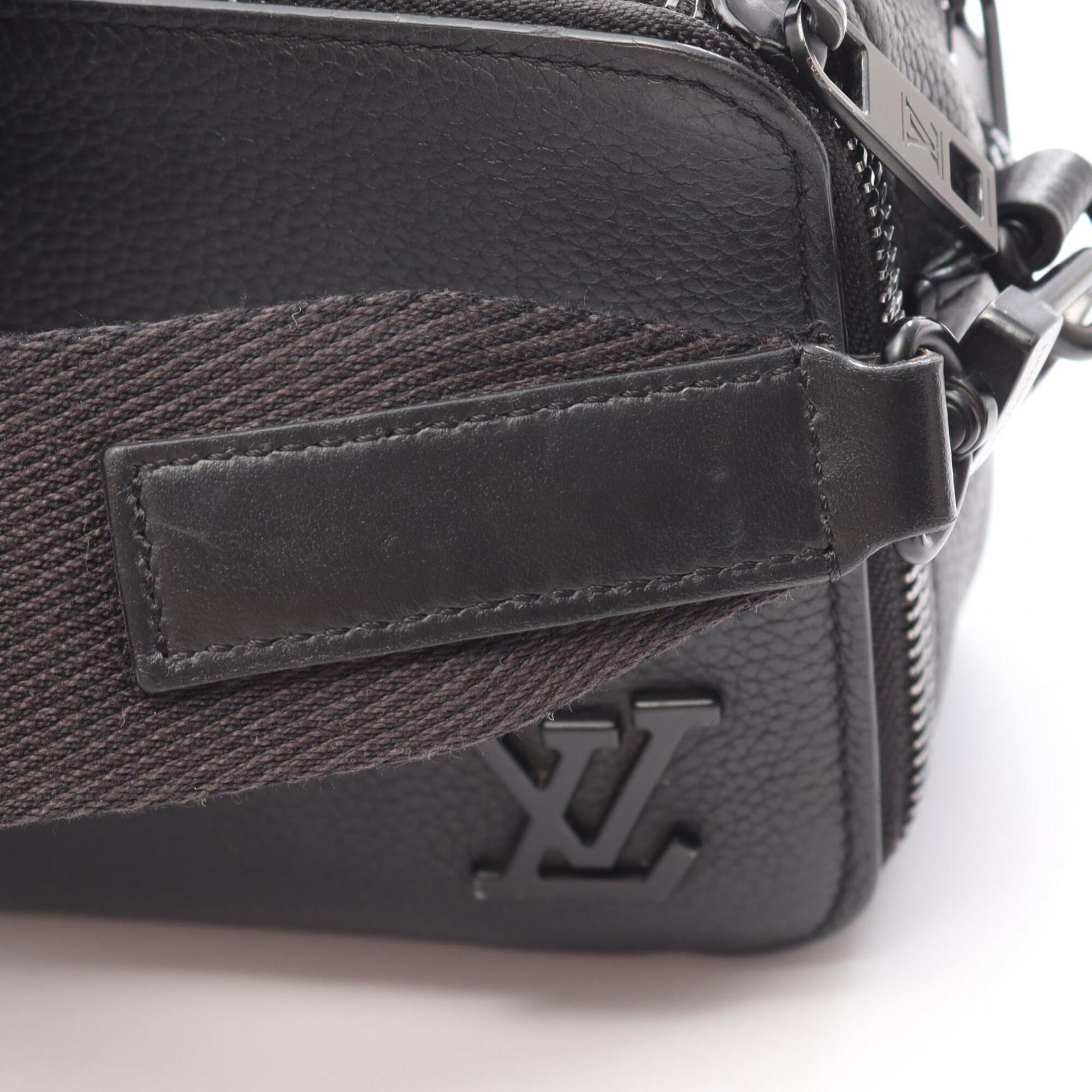 Louis Vuitton Black Noir Leather Handbag Shoulder Bag (Pre-Owned)