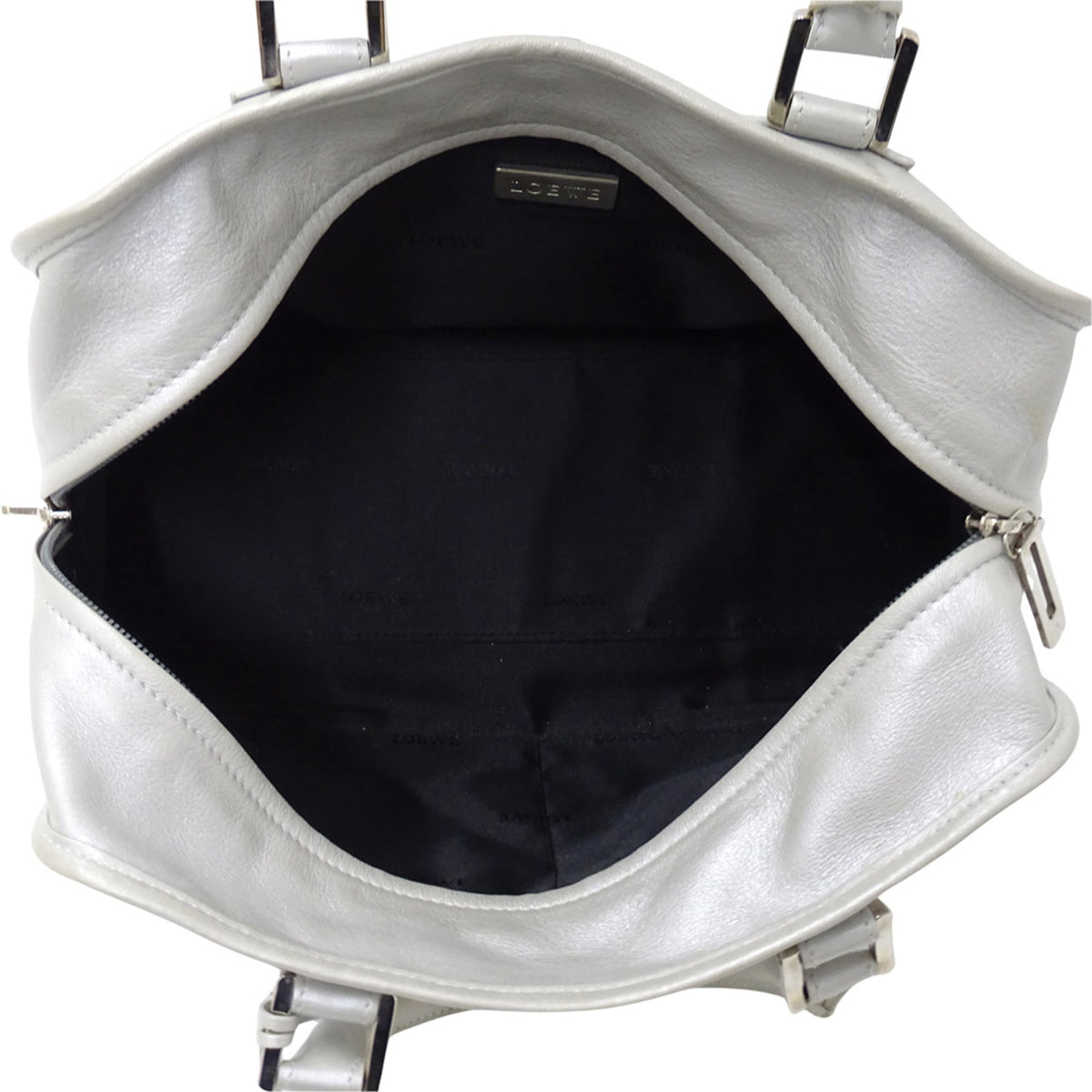 Loewe Silver Leather Handbag (Pre-Owned)