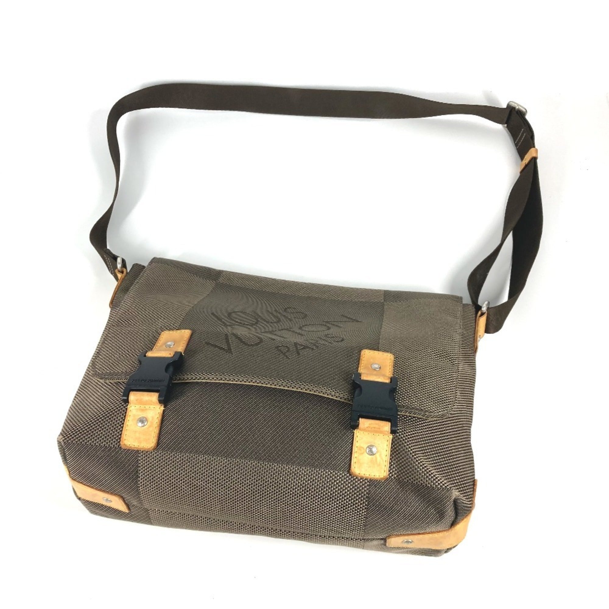 Louis Vuitton Earth Khaki Damier Geant Messenger Bag Shoulder Bag (Pre-Owned)