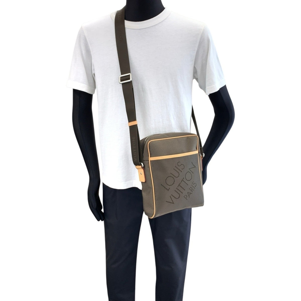 Louis Vuitton Khaki Nylon Leather Shoulder Bag (Pre-Owned)