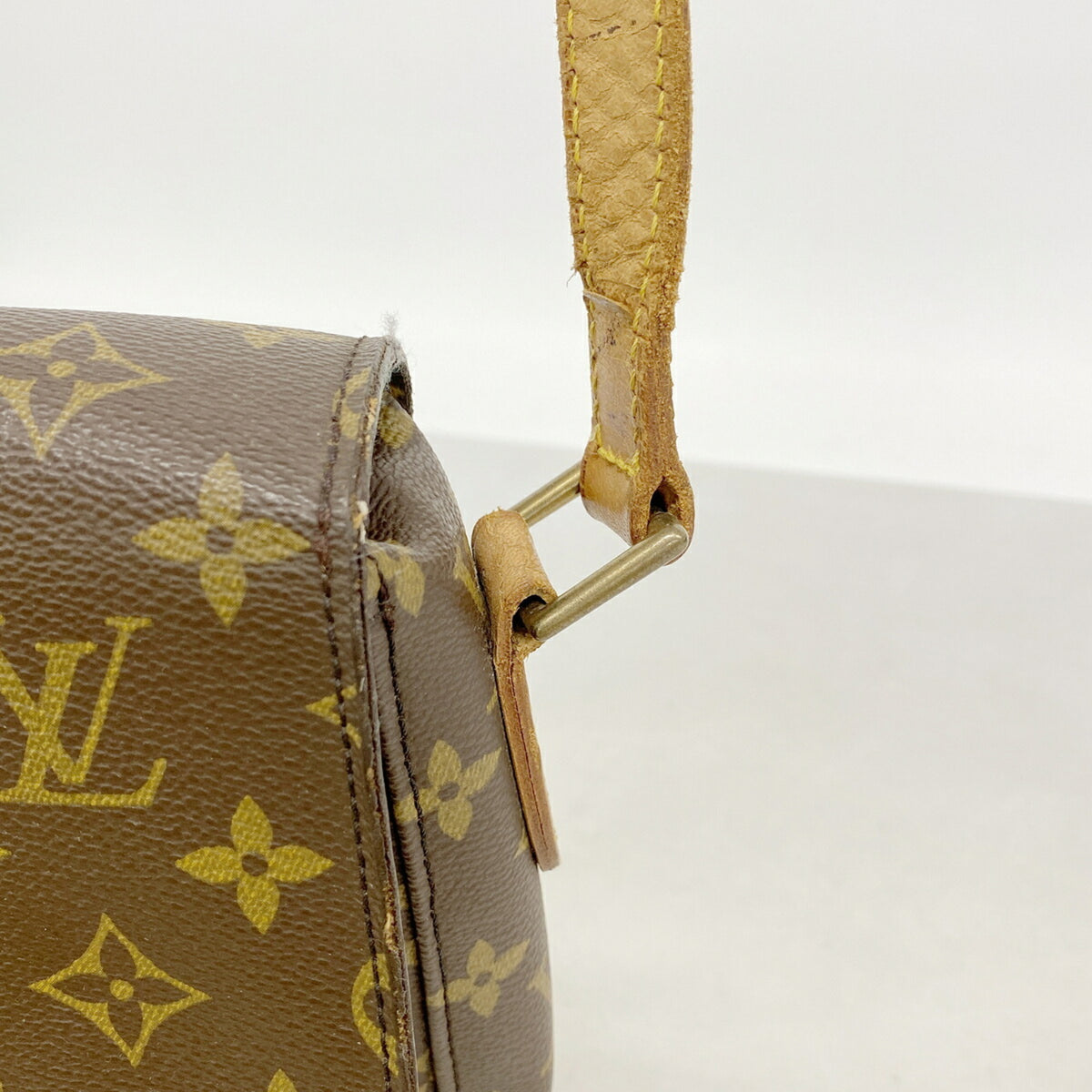 Louis Vuitton Brown Shoulder Bag (Pre-Owned)