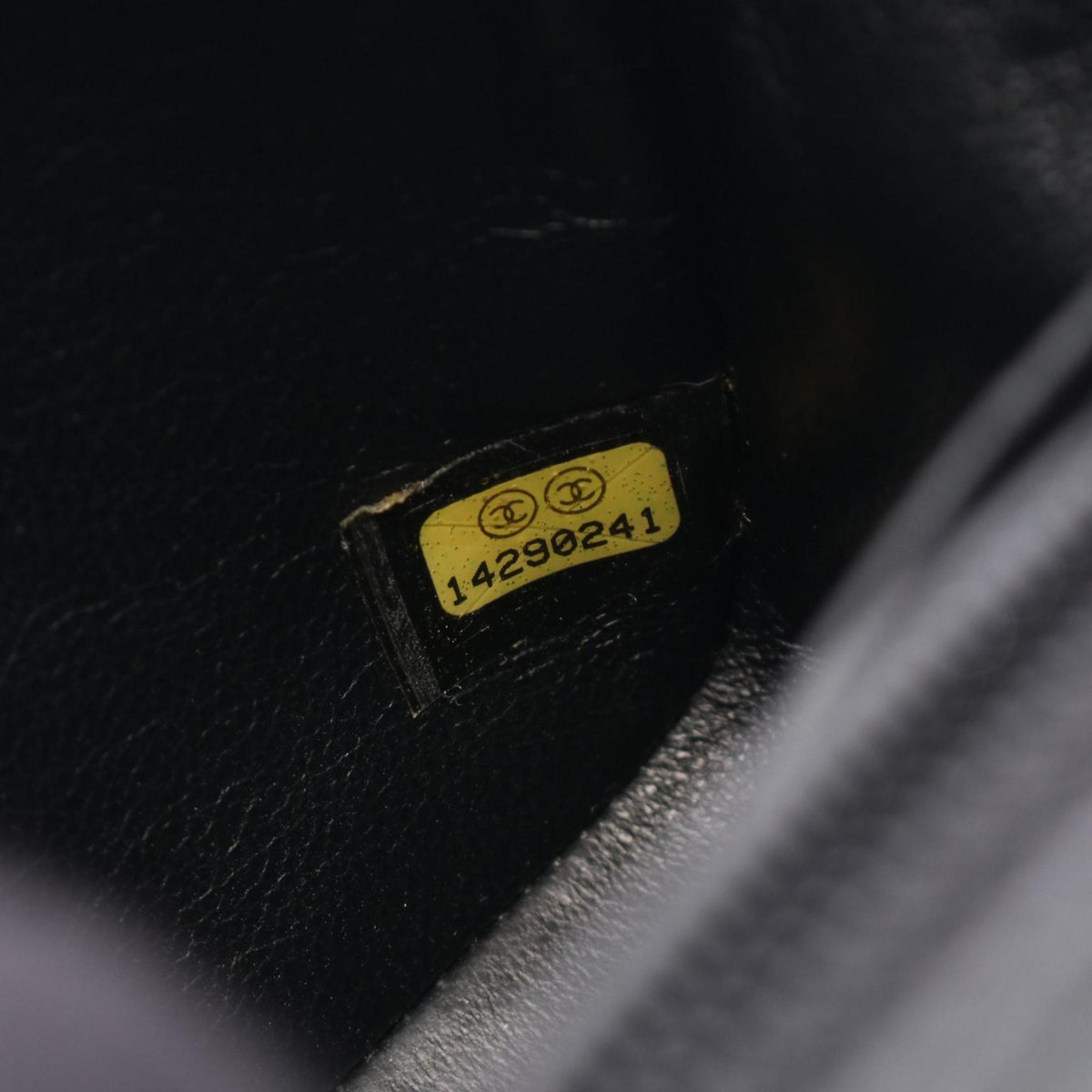 Chanel Black Leather Shoulder Bag (Pre-Owned)