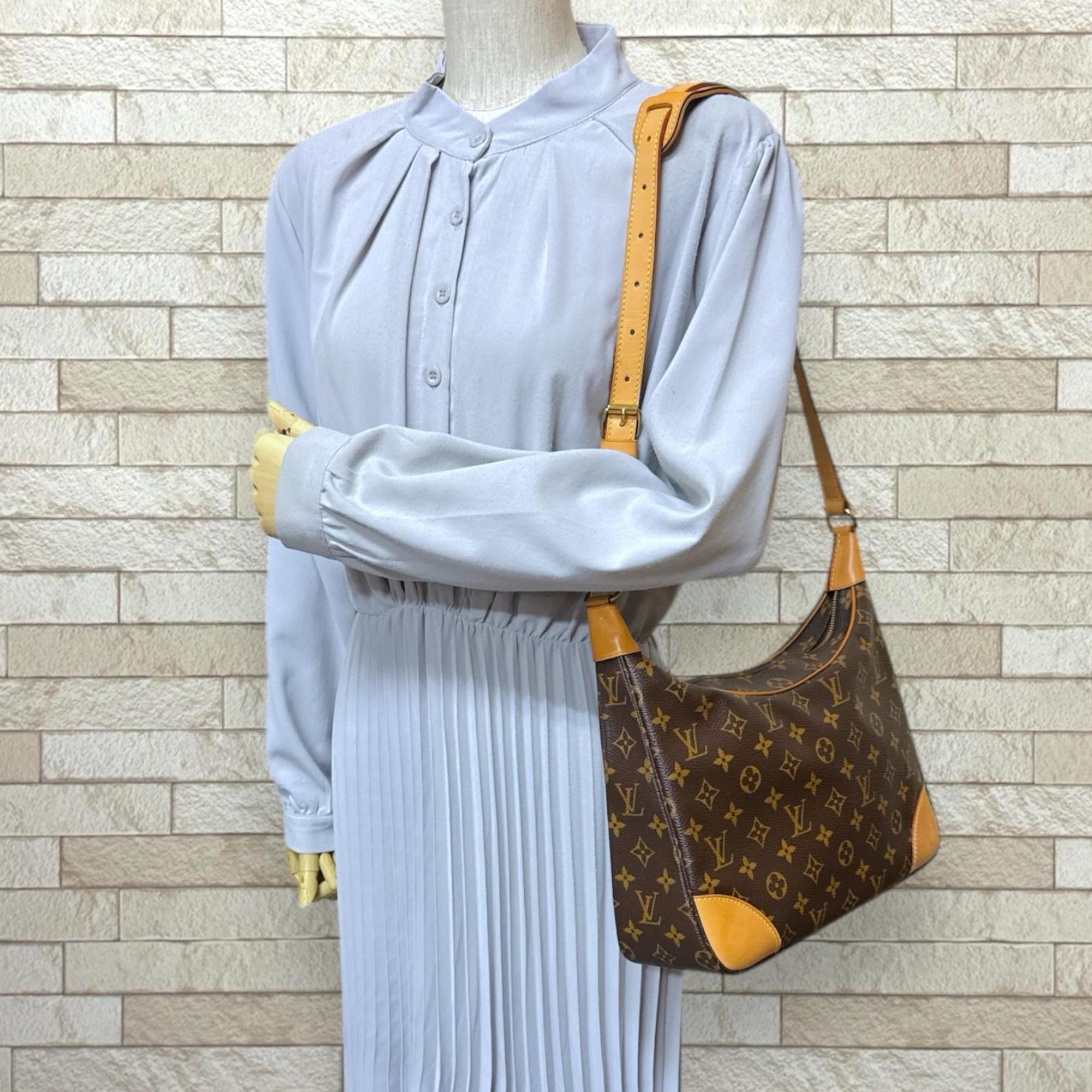 Louis Vuitton Brown Monogram Canvas Shoulder Bag (Pre-Owned)