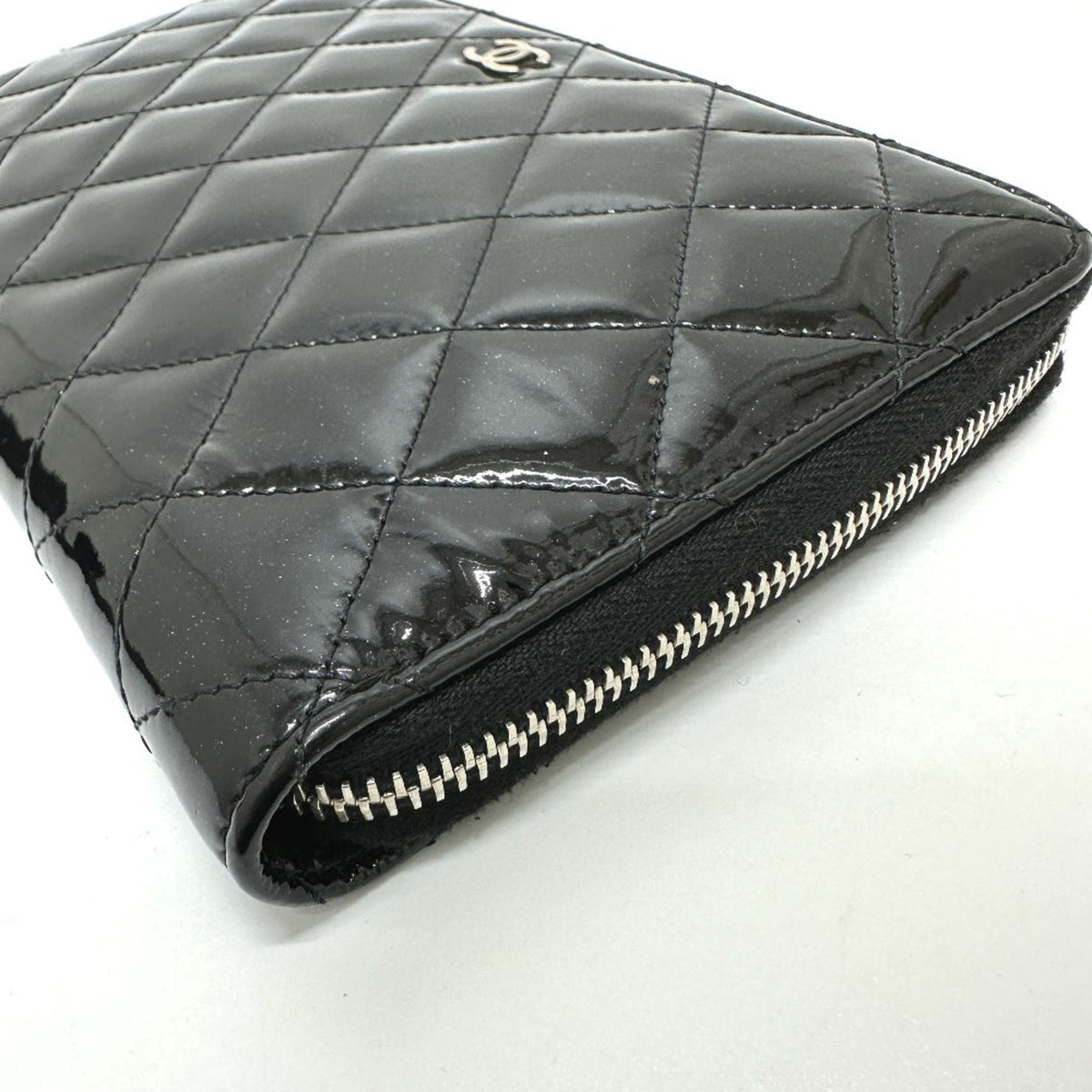 Chanel Black Leather Long Wallet (Bi-Fold) (Pre-Owned)