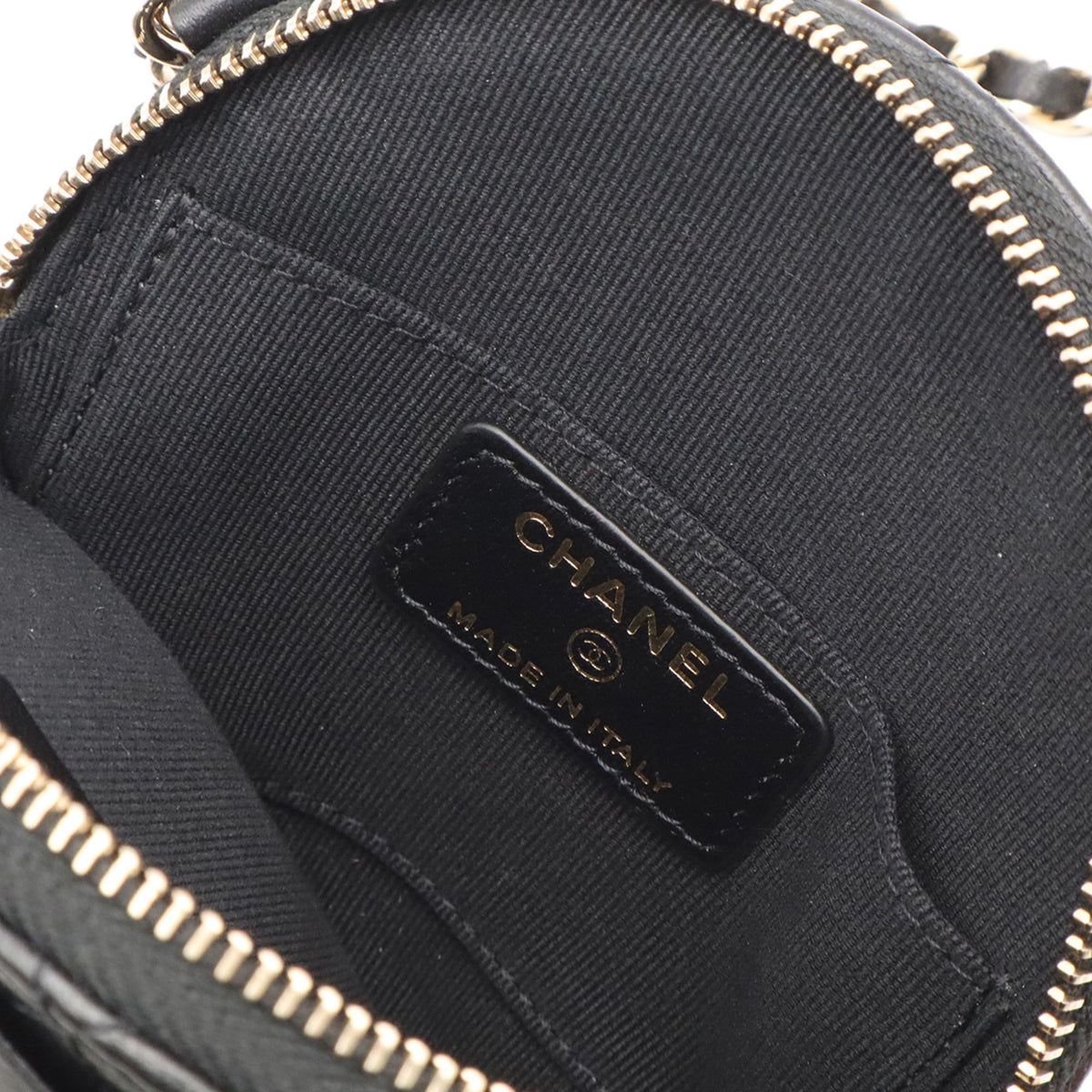 Chanel Black Leather Pochette Shoulder Bag (Pre-Owned)