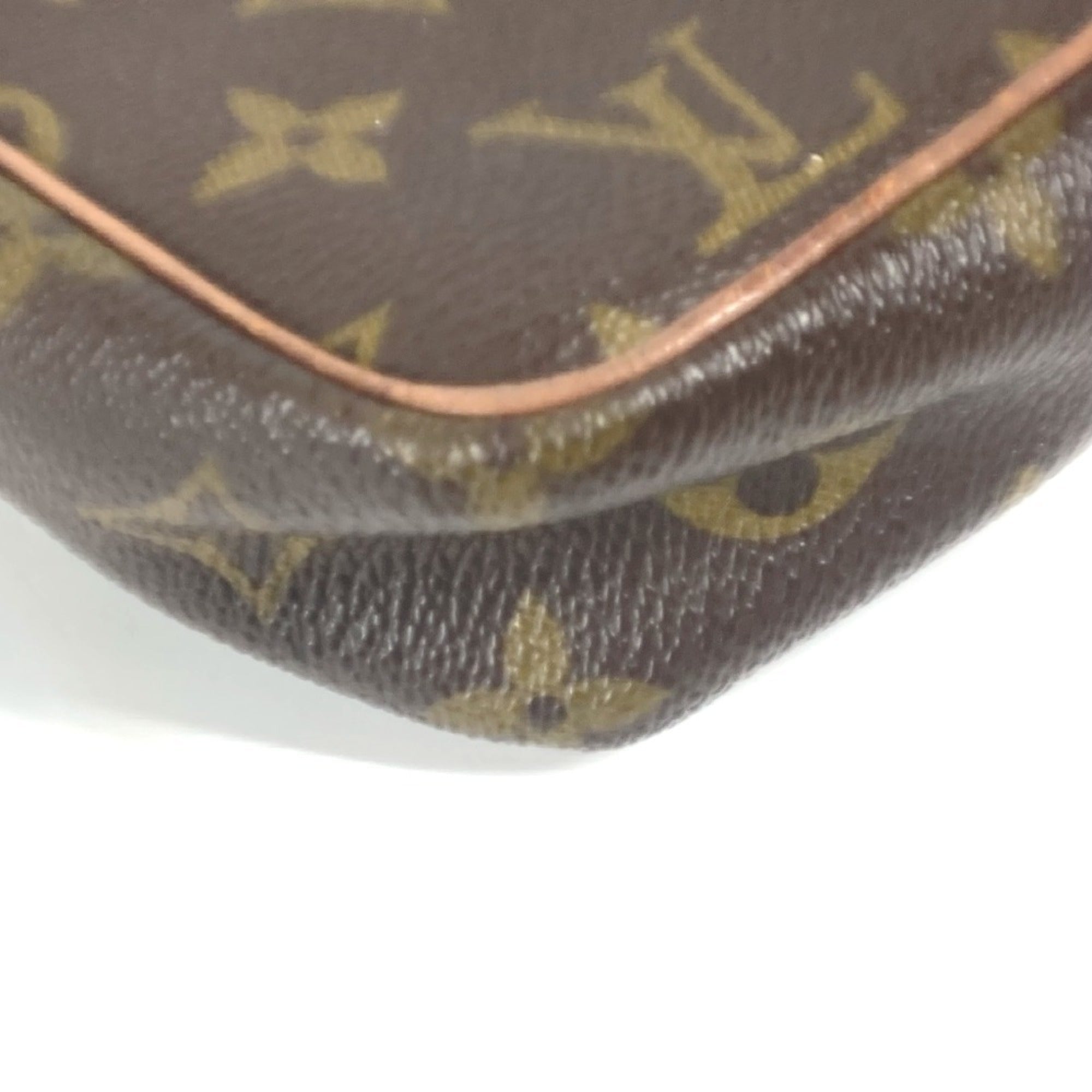 Louis Vuitton Brown Monogram Pochette Shoulder Bag (Pre-Owned)